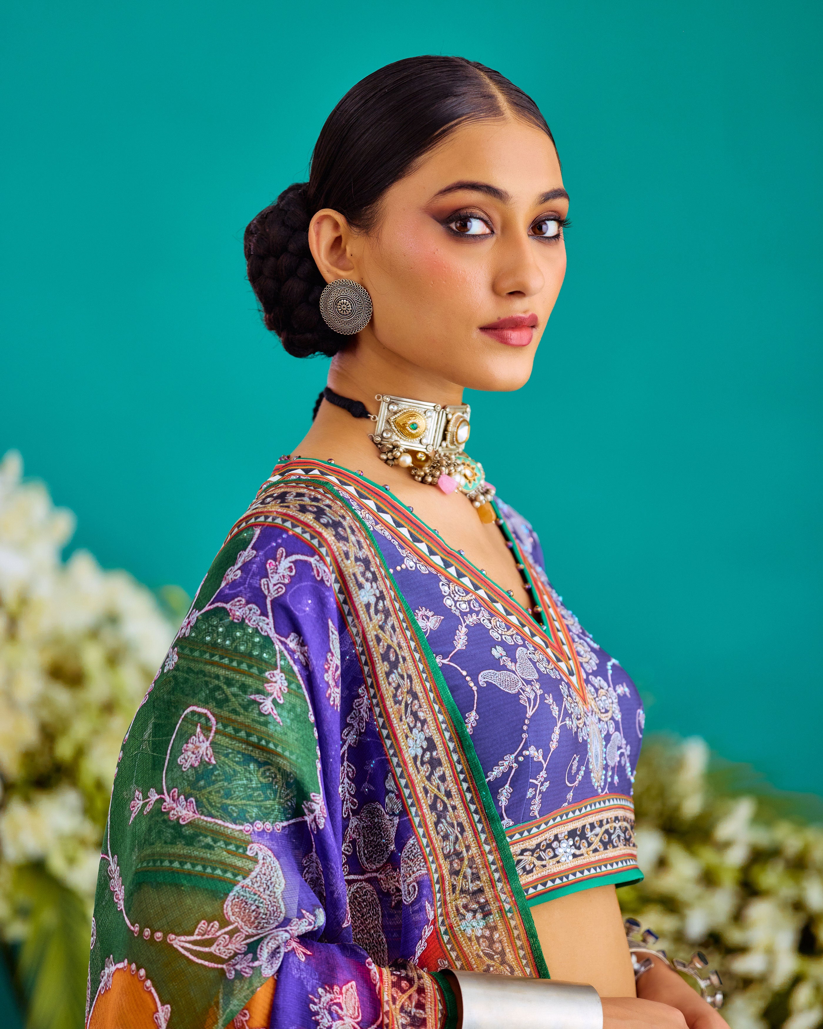 Baati : Leela - Navy/Multi