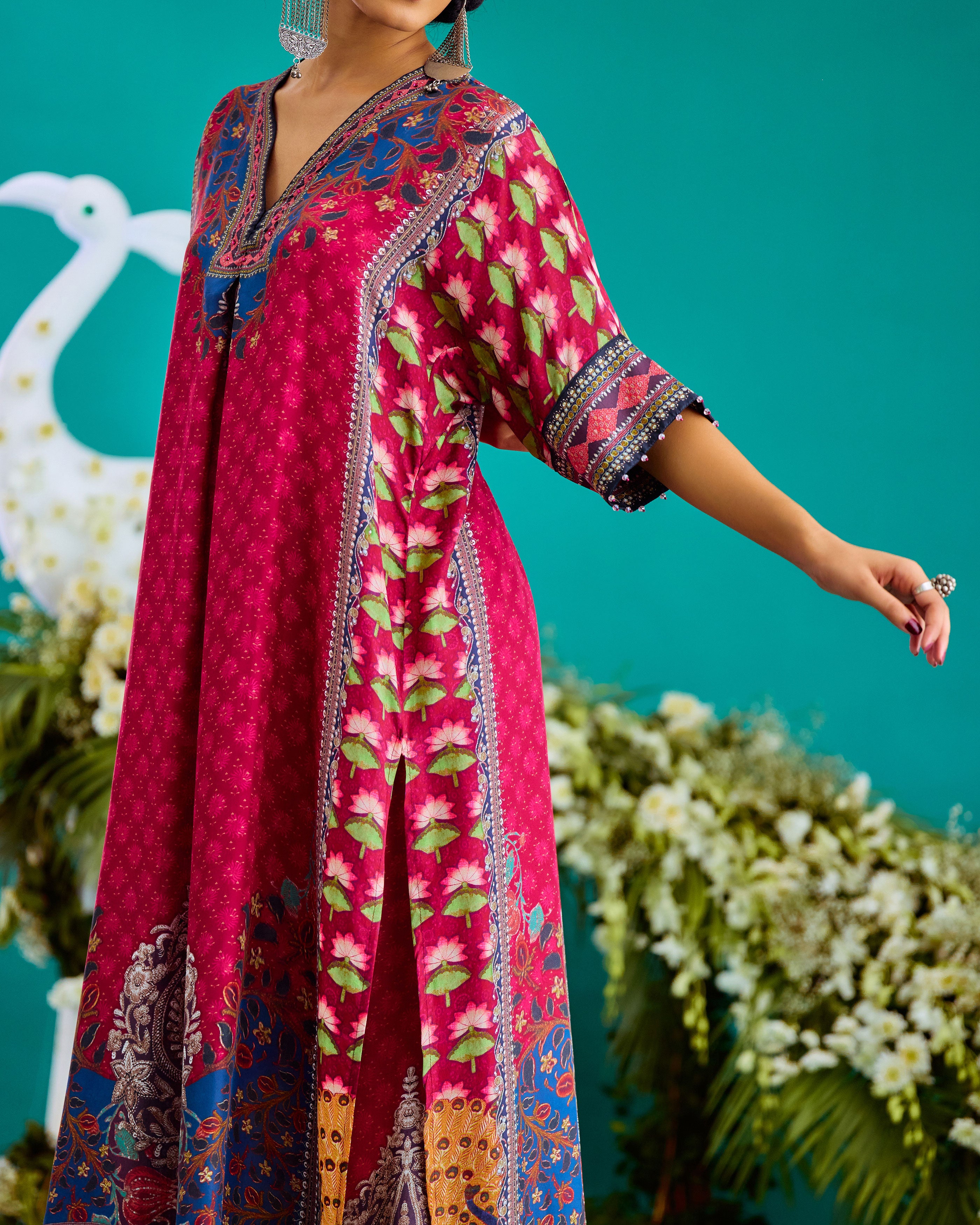 Baati : Banera - Navy/Fuchsia