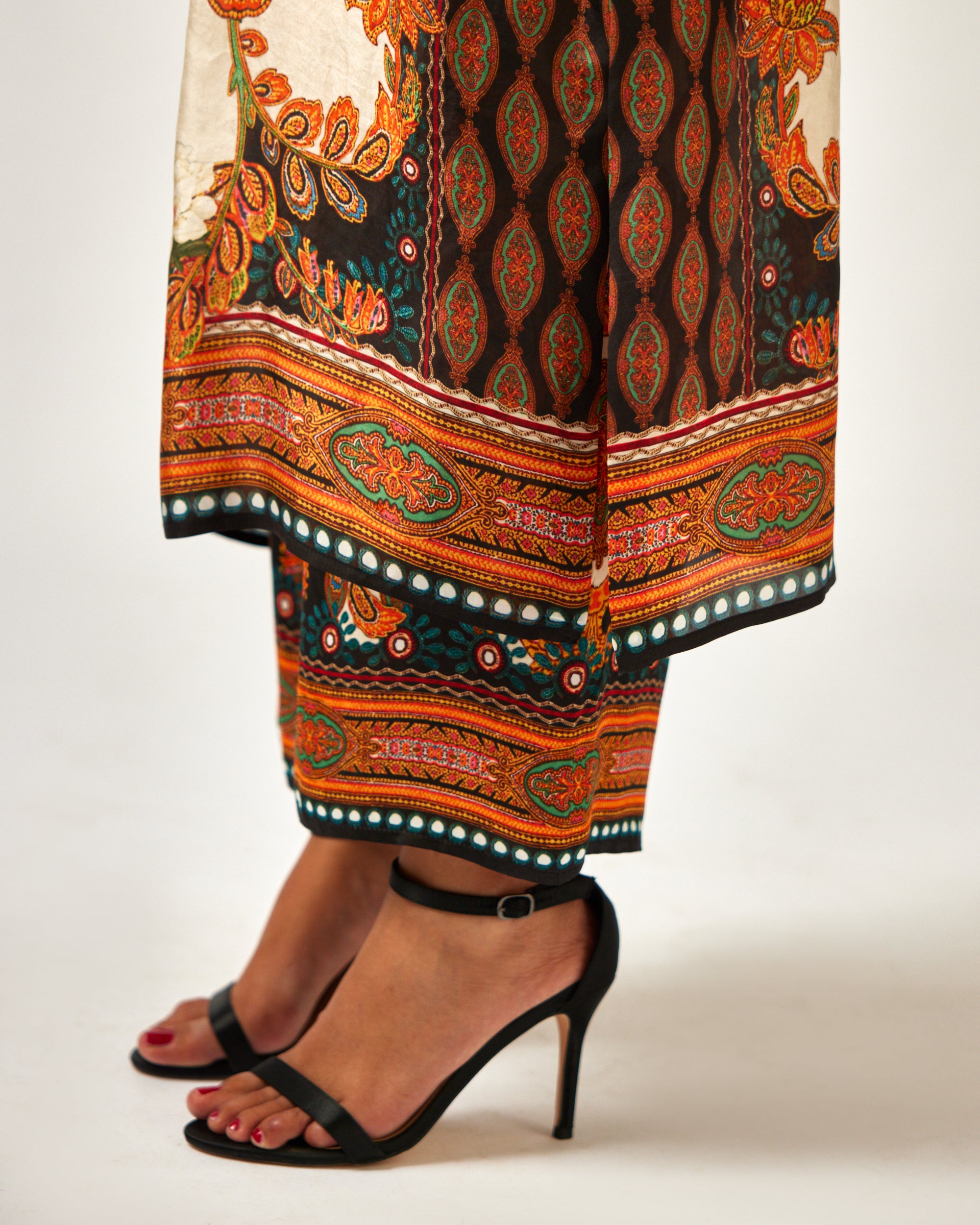 mon amour : Champa - Orange/Black