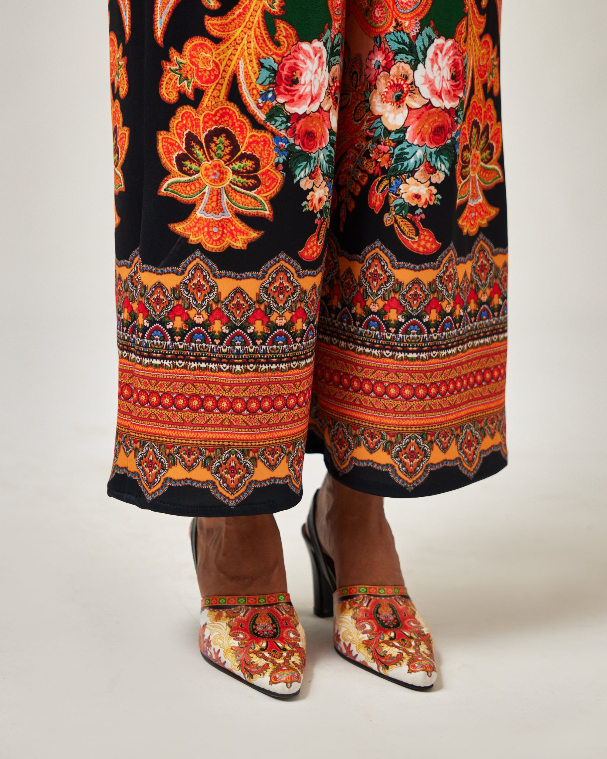 mon amour : Rambha - Black/Orange