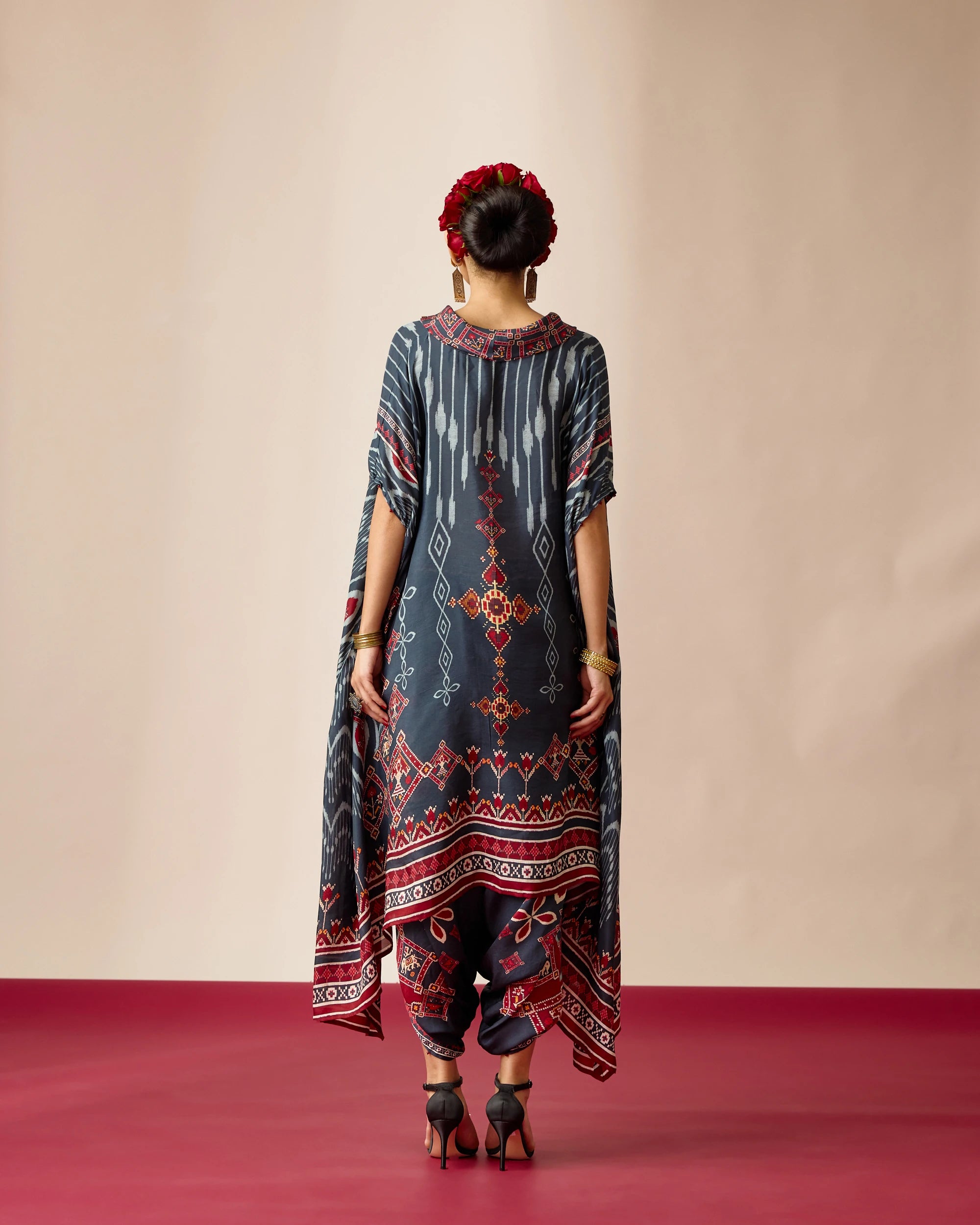 PATOLA : Lavanya