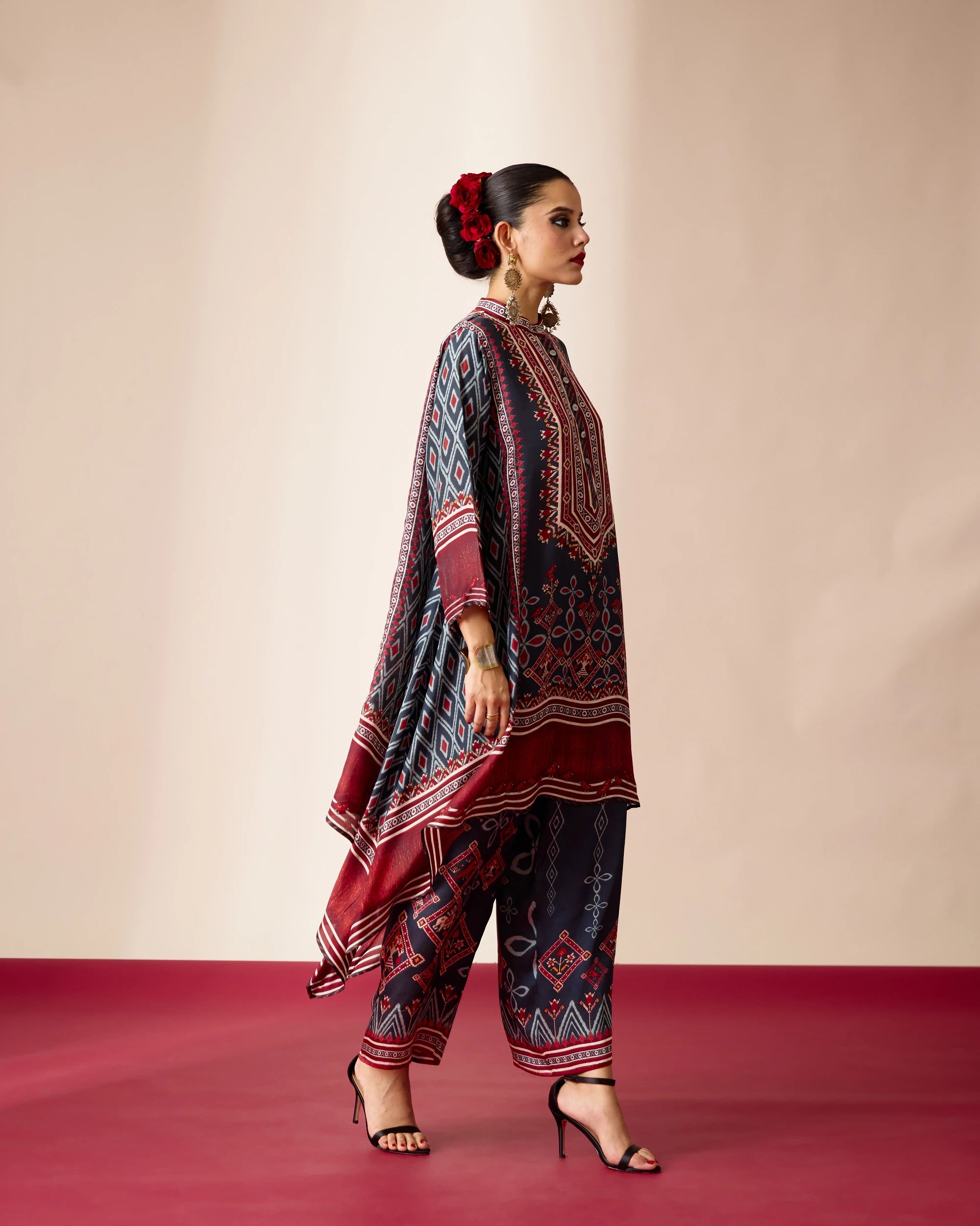 PATOLA : Navya