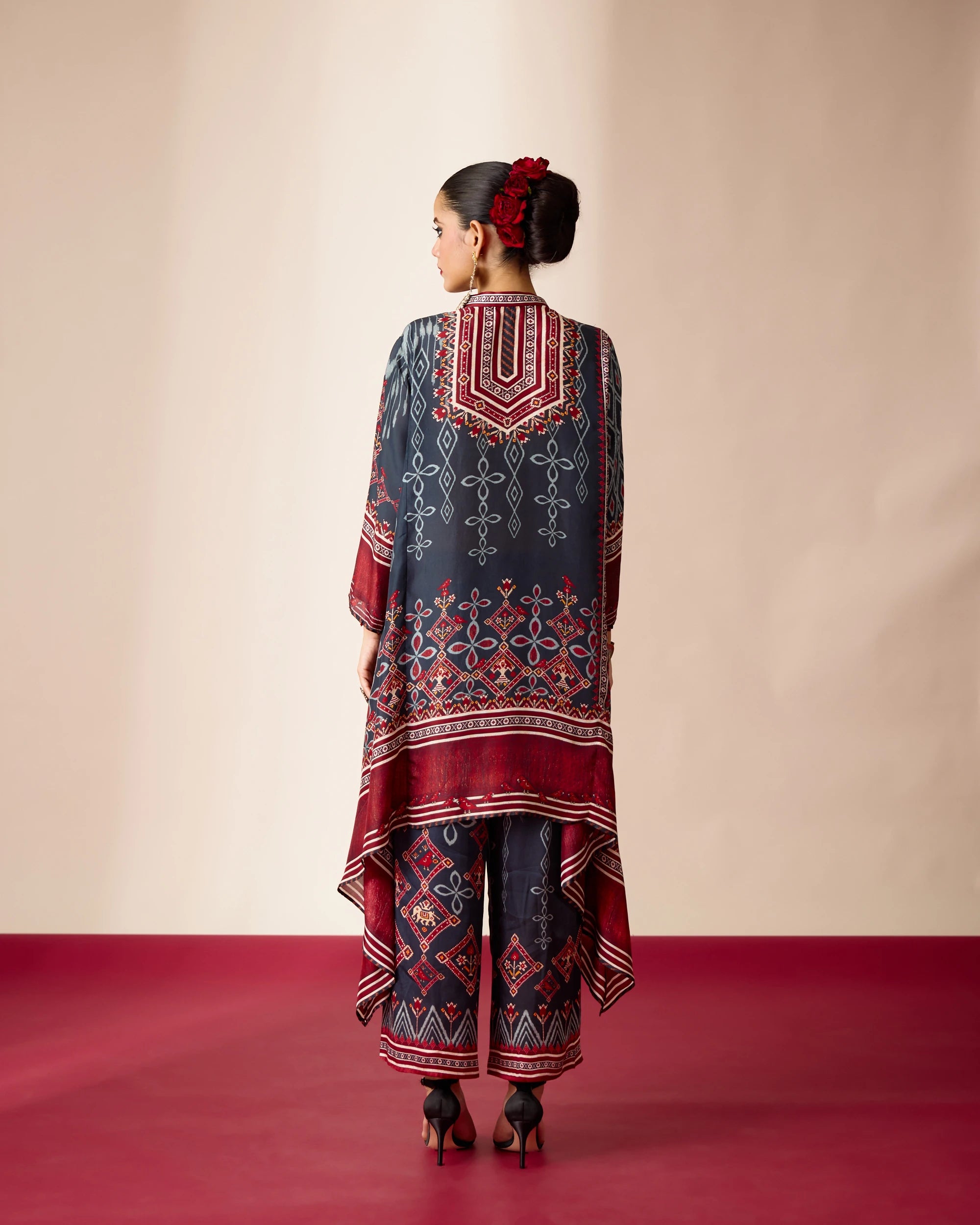 PATOLA : Navya