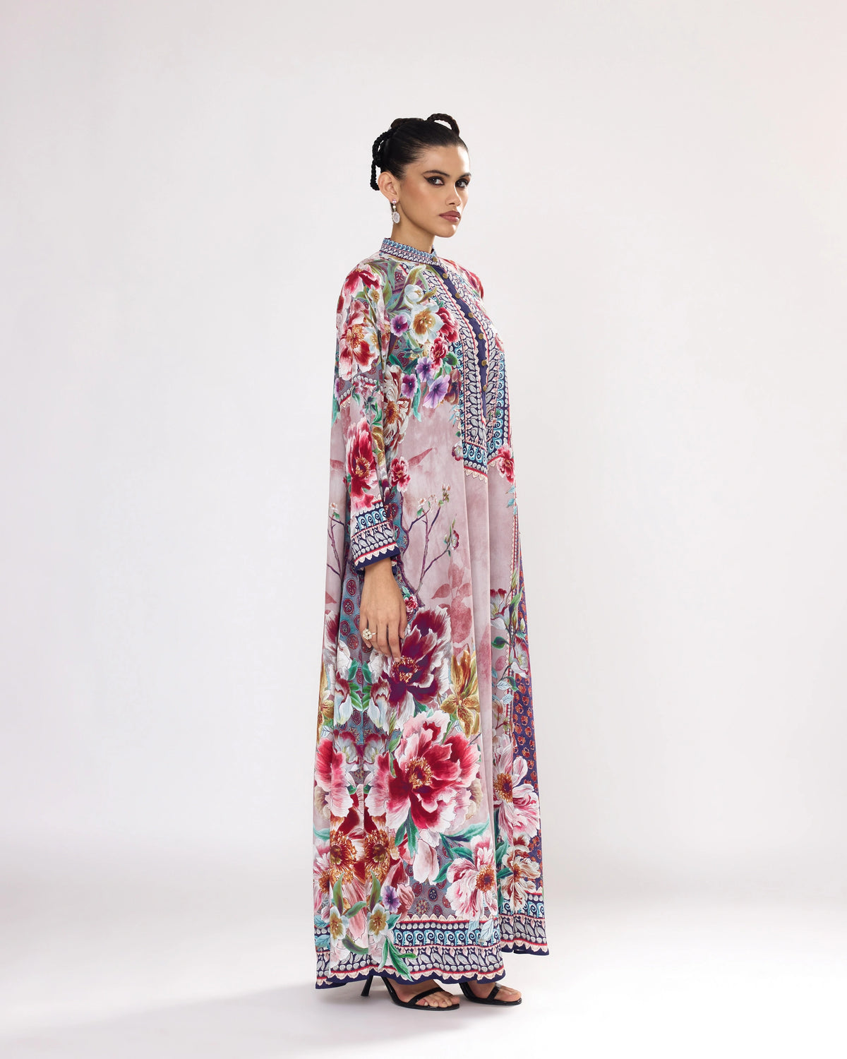 IKEBANA : Navya