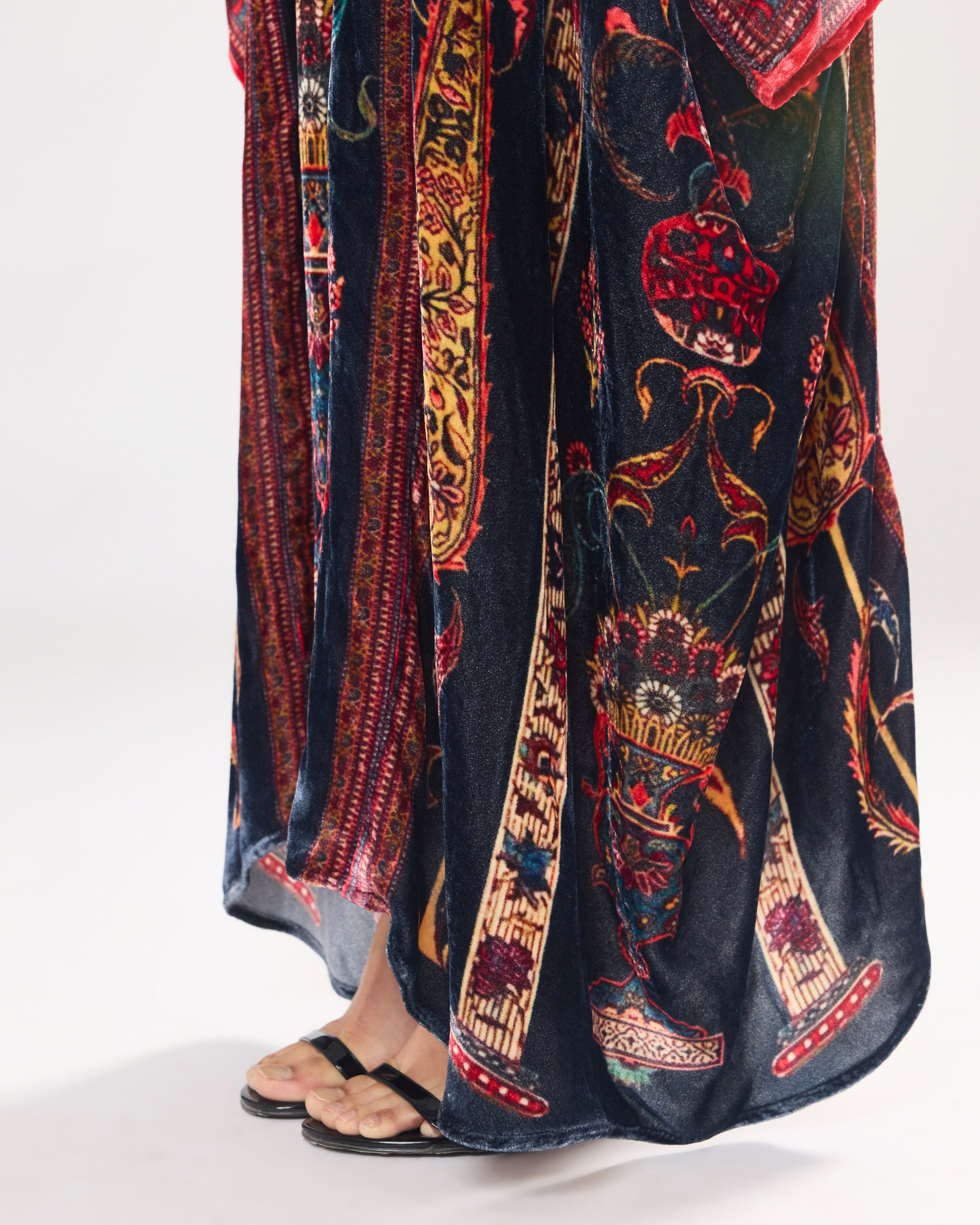 Arabian Nights : Beatrice - Black/Red