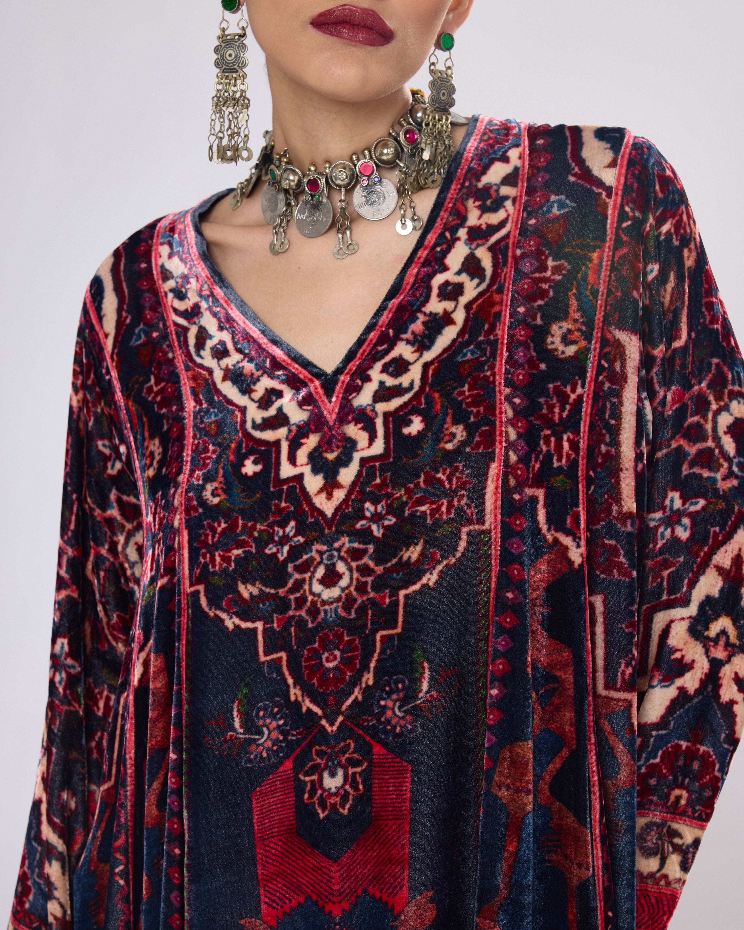 Arabian Nights : Adavi - Navy/Red