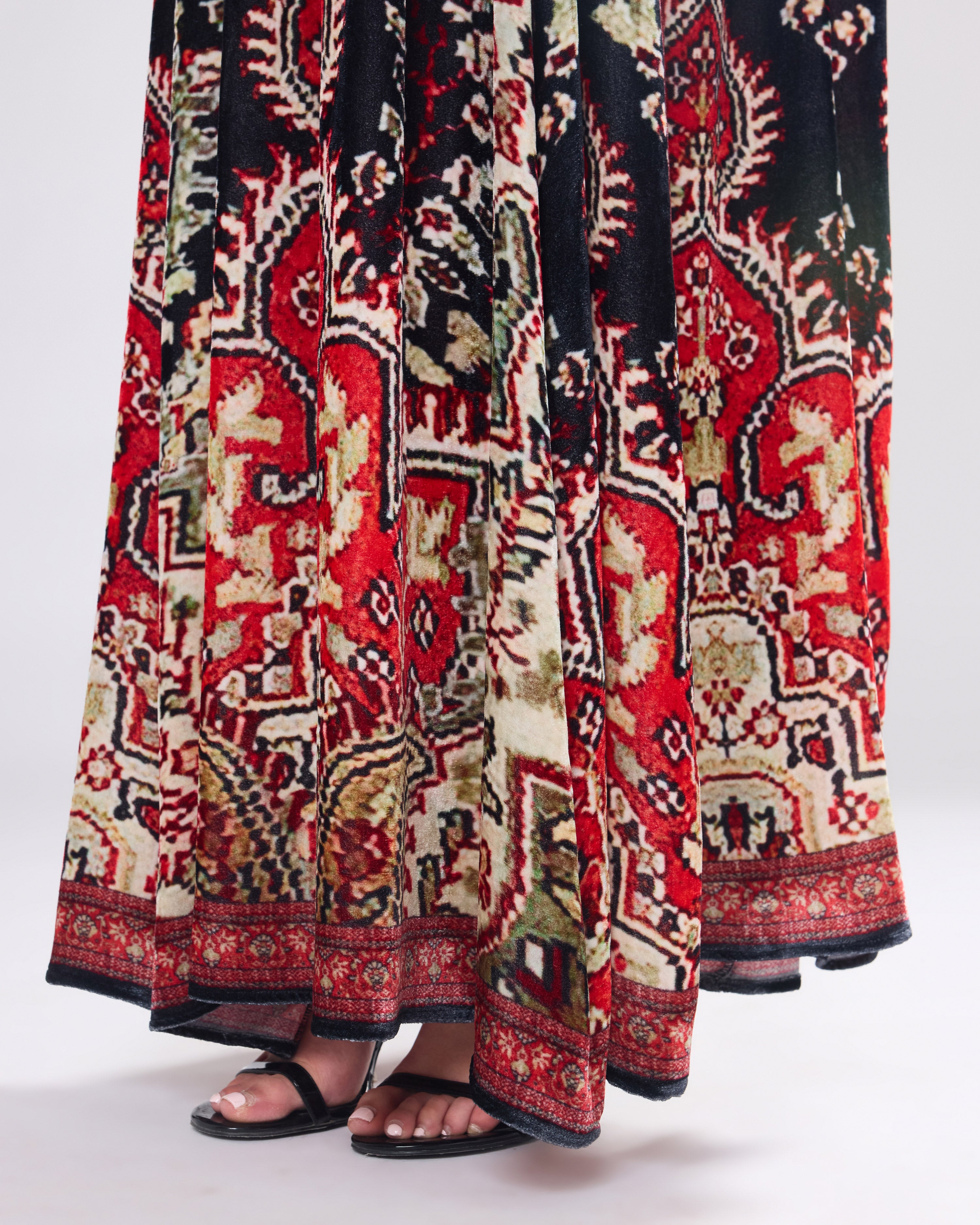 Arabian Nights : Anisha - Black/Red
