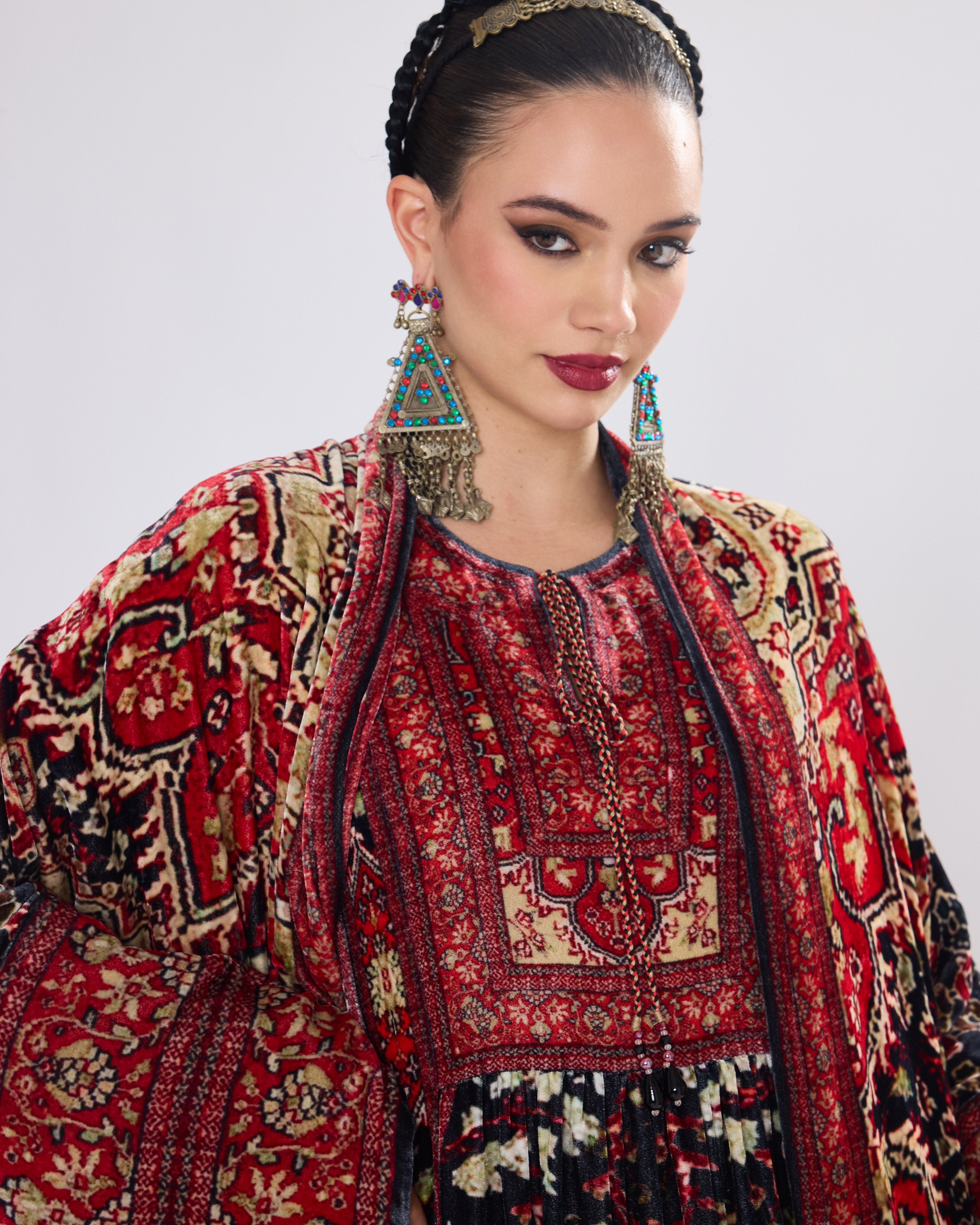 Arabian Nights : Abaya - Black/Red