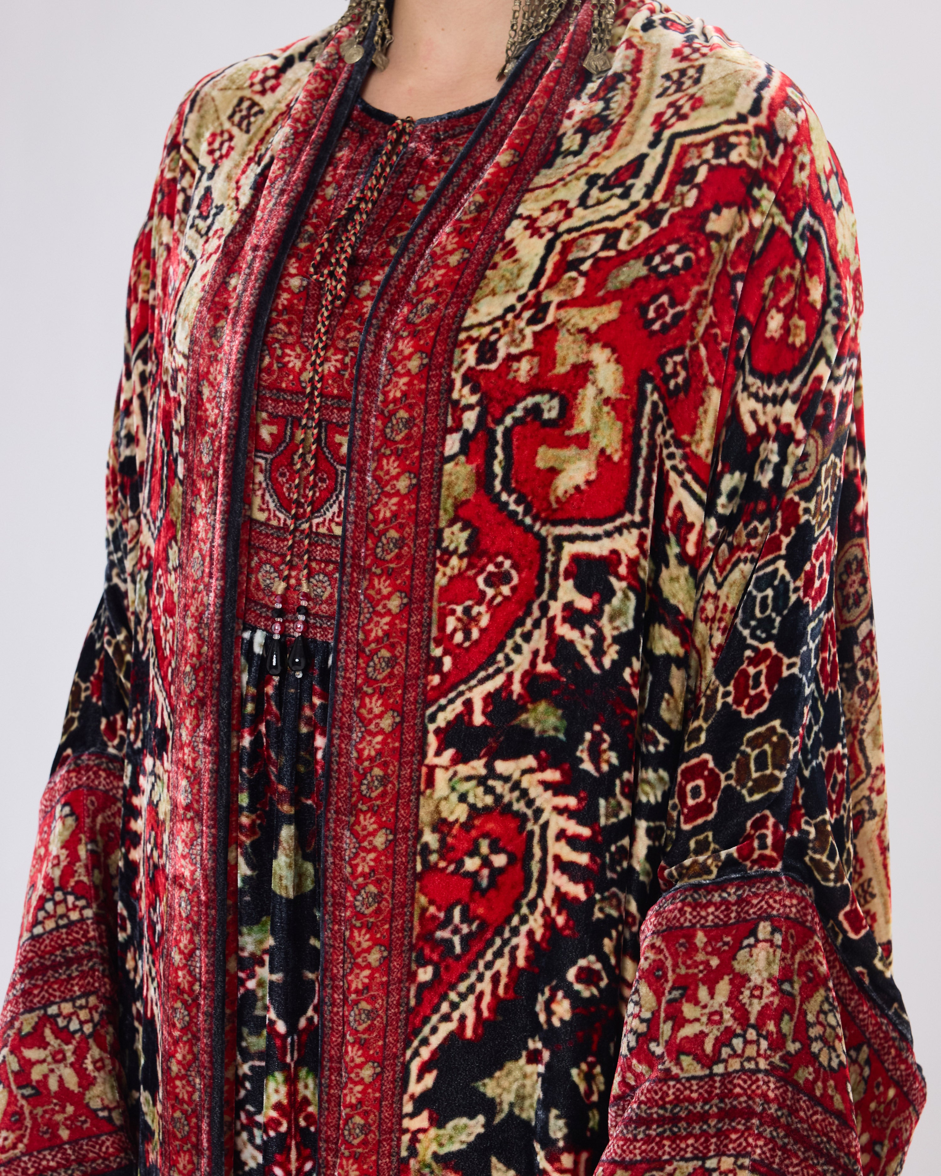 Arabian Nights : Abaya - Black/Red