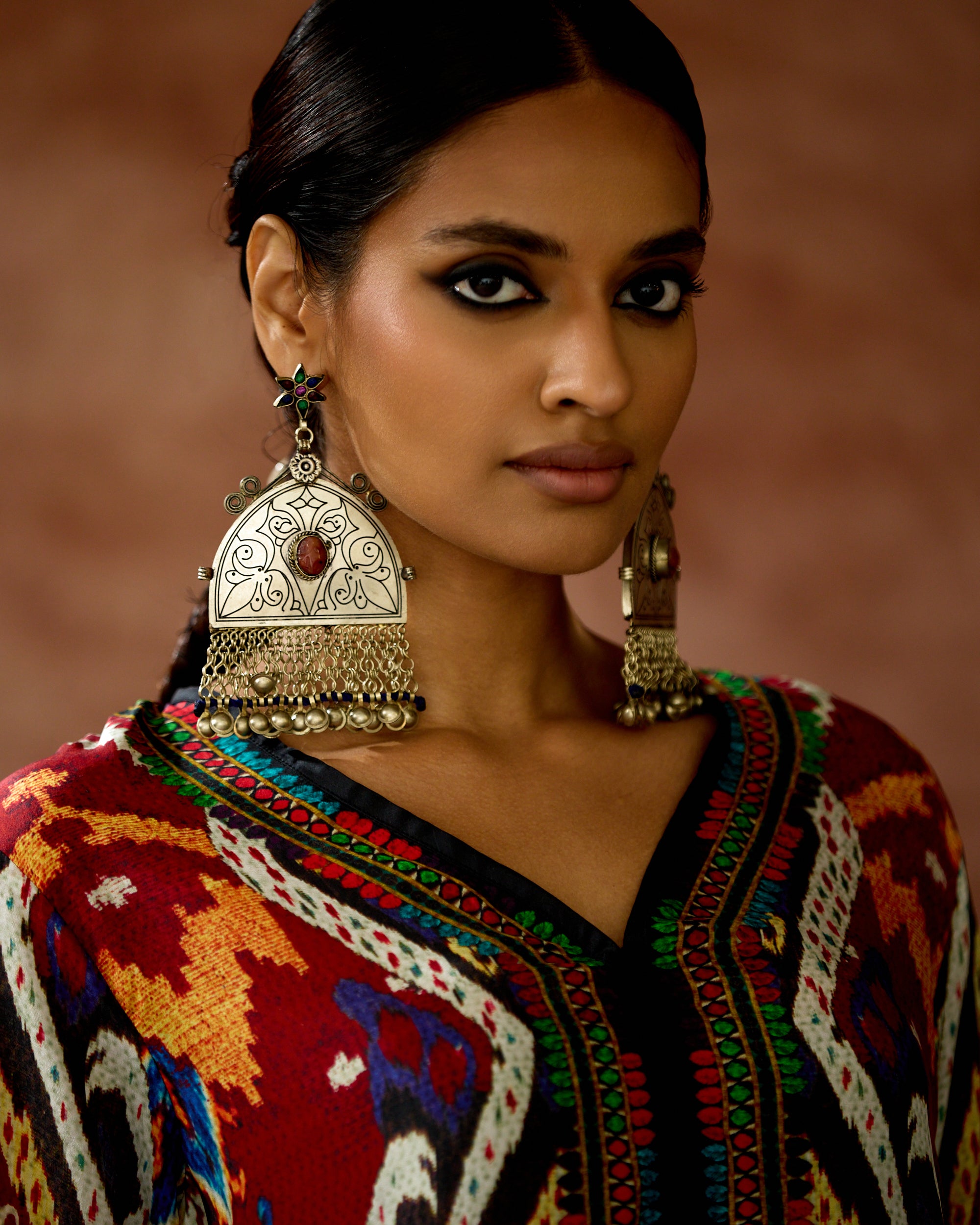Kasbah : Ramin - Black/Maroon