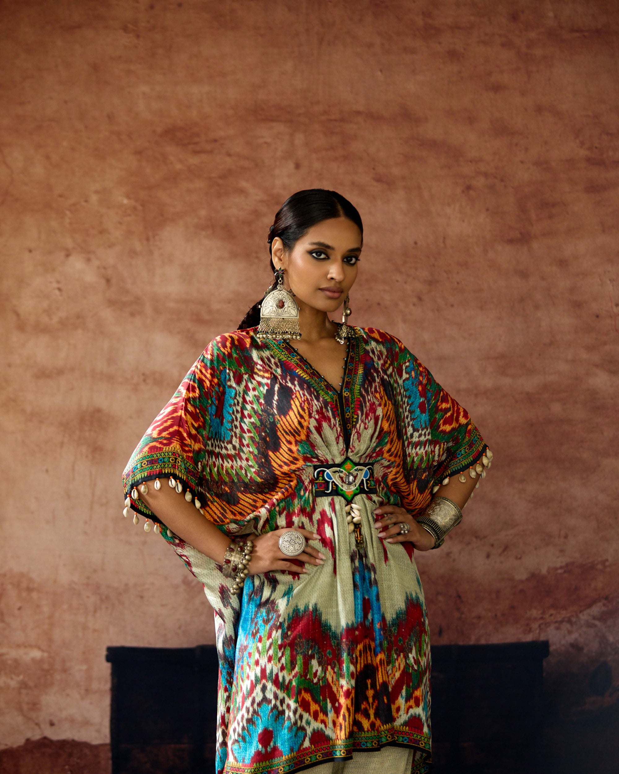 Kasbah : Maya/Sonth - Eggshell/Blue