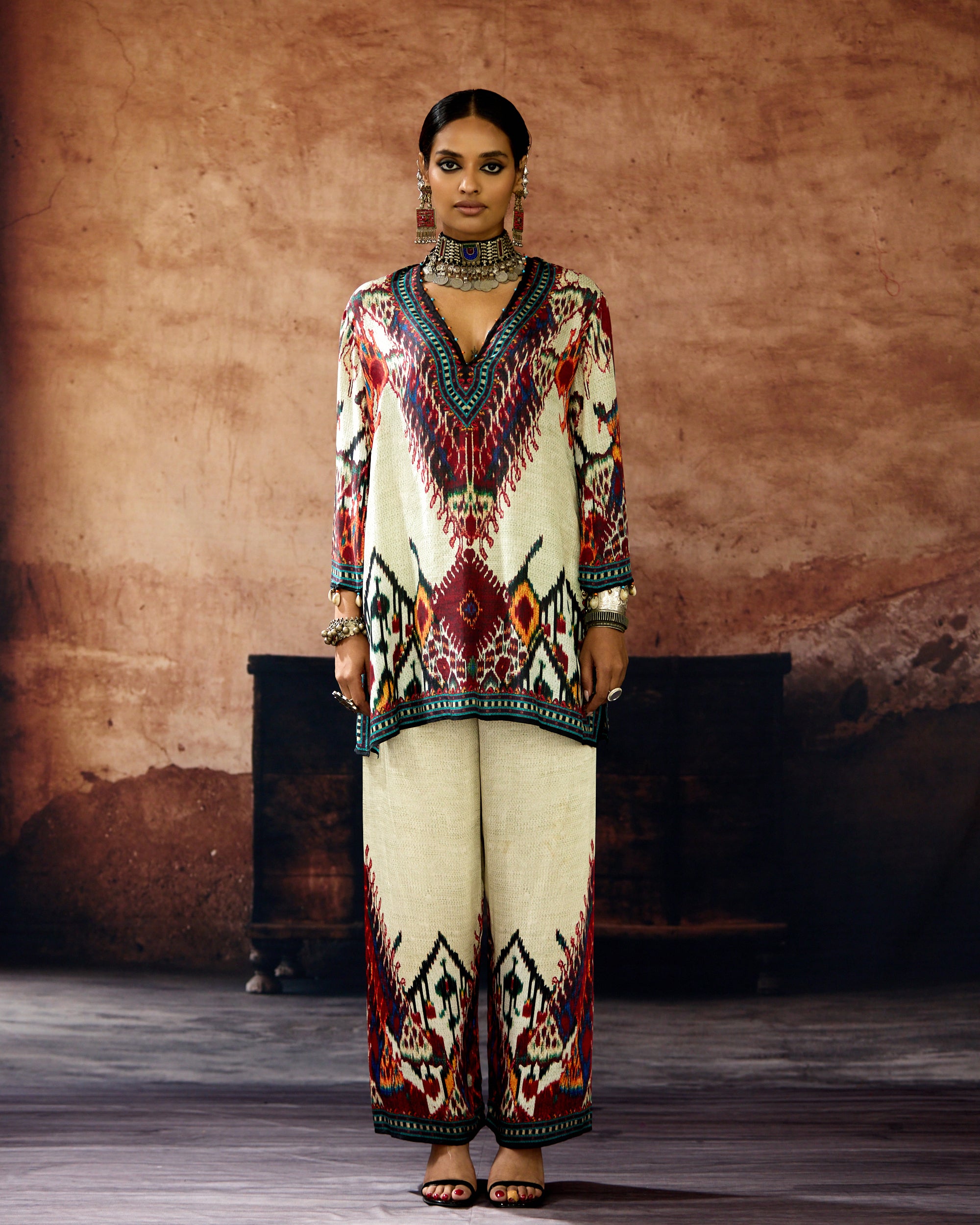 Kasbah : Resham - Eggshell/Red