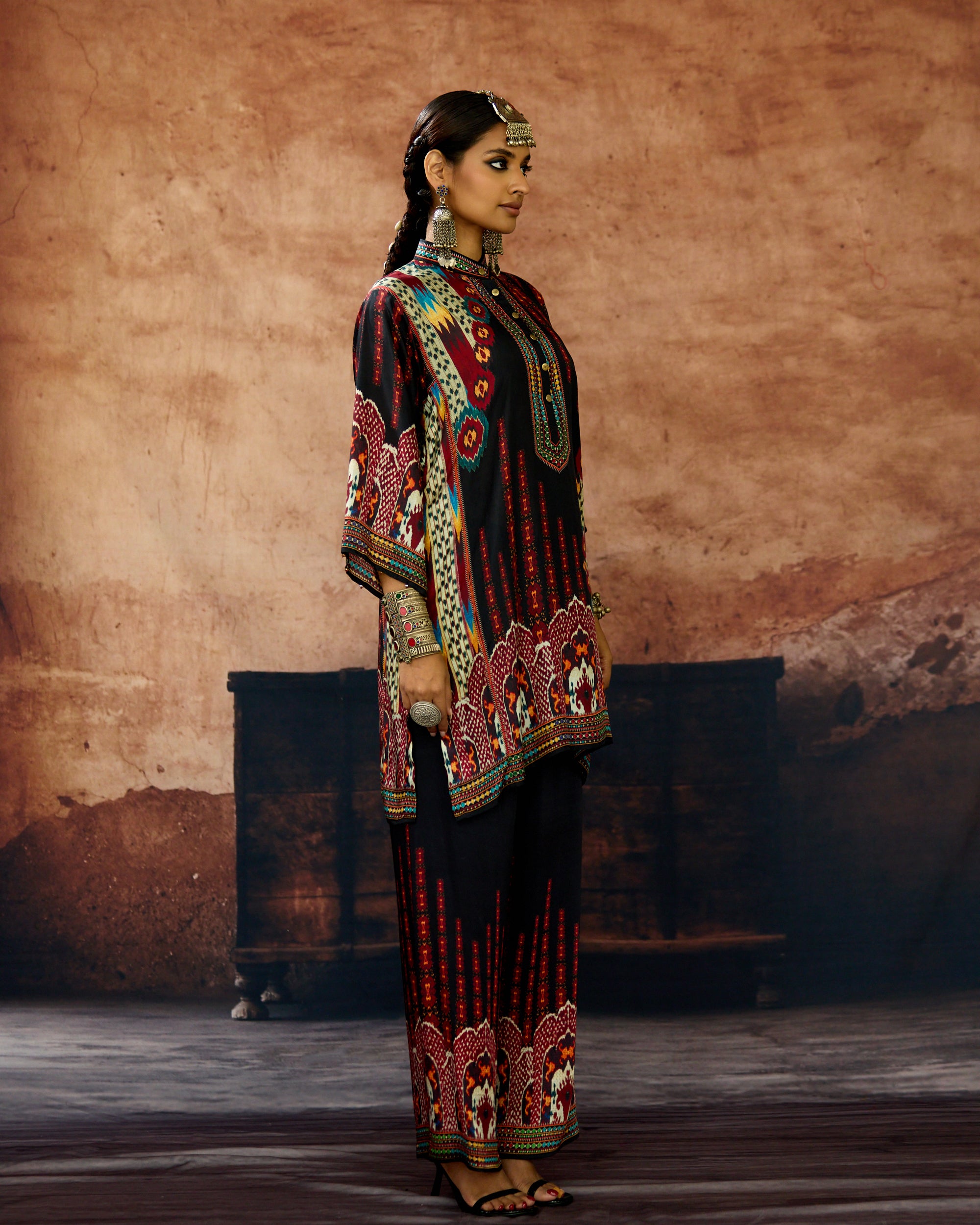 Kasbah : Ghazal - Black