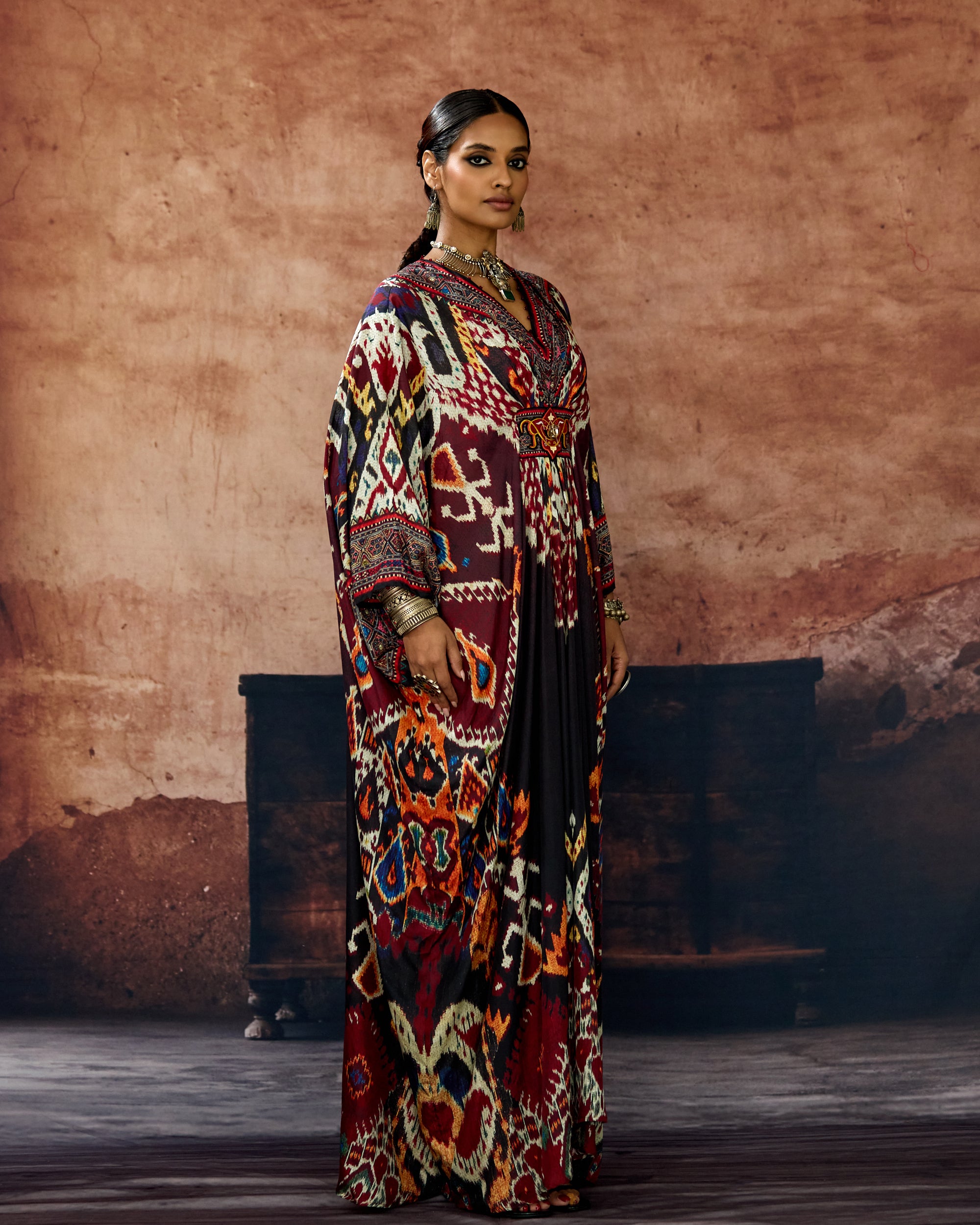 Kasbah : Imama - Black/Maroon