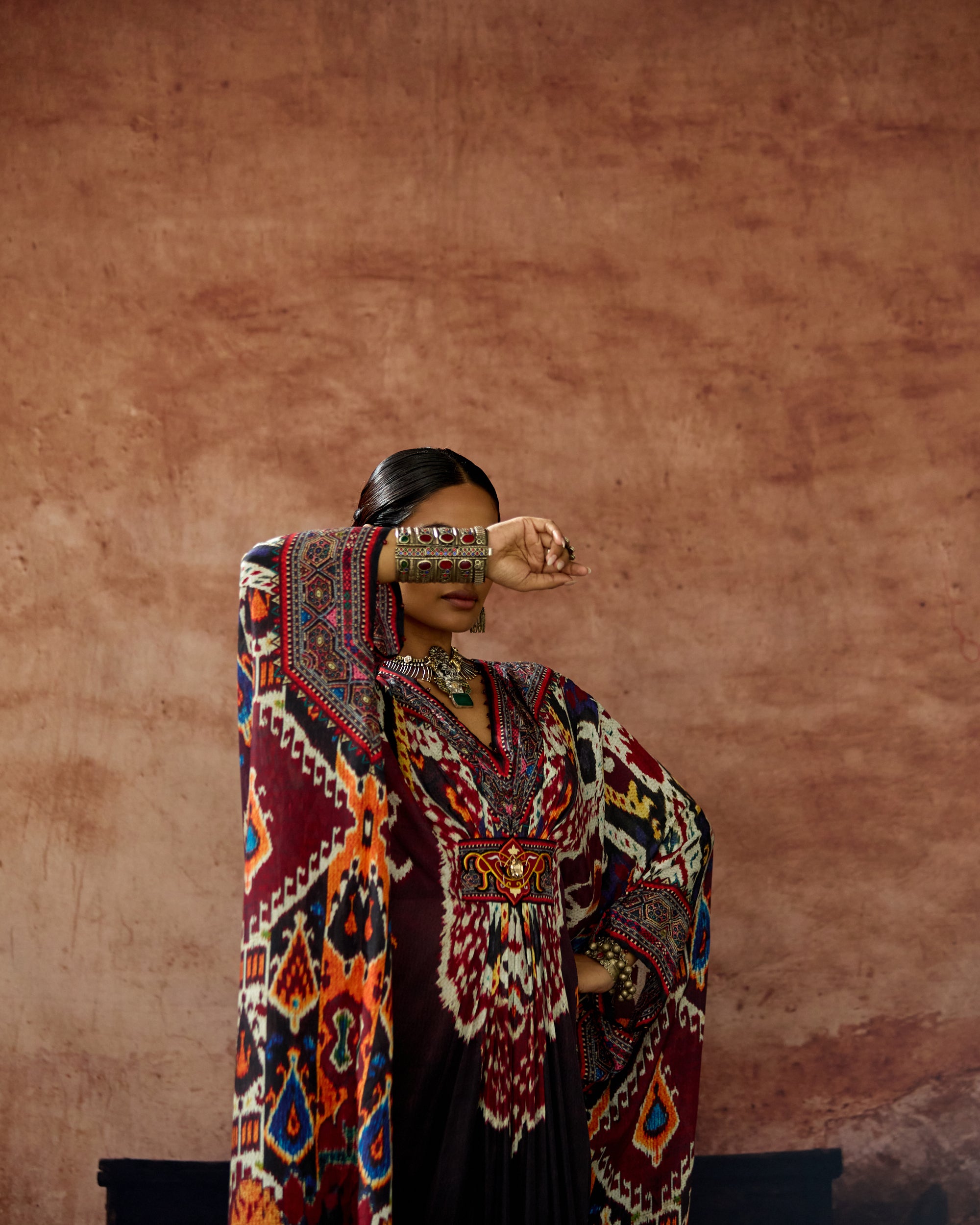 Kasbah : Imama - Black/Maroon