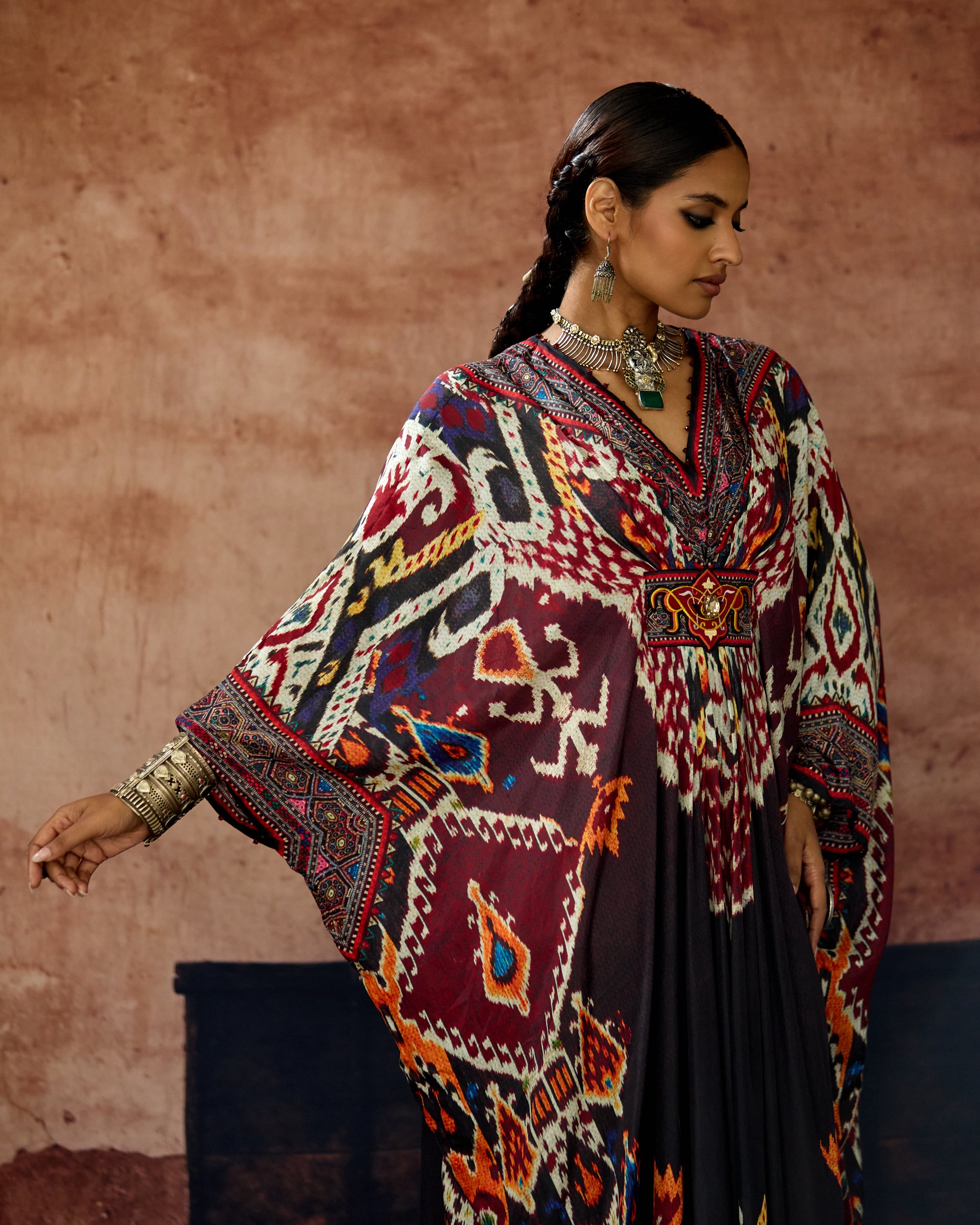 Kasbah : Imama - Black/Maroon