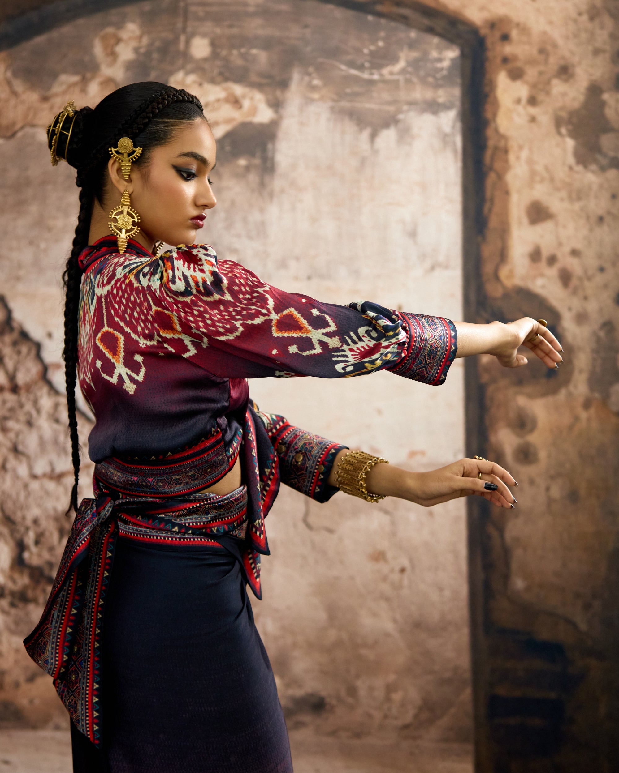 Kasbah : Rubali/Indonesia - Black/Maroon