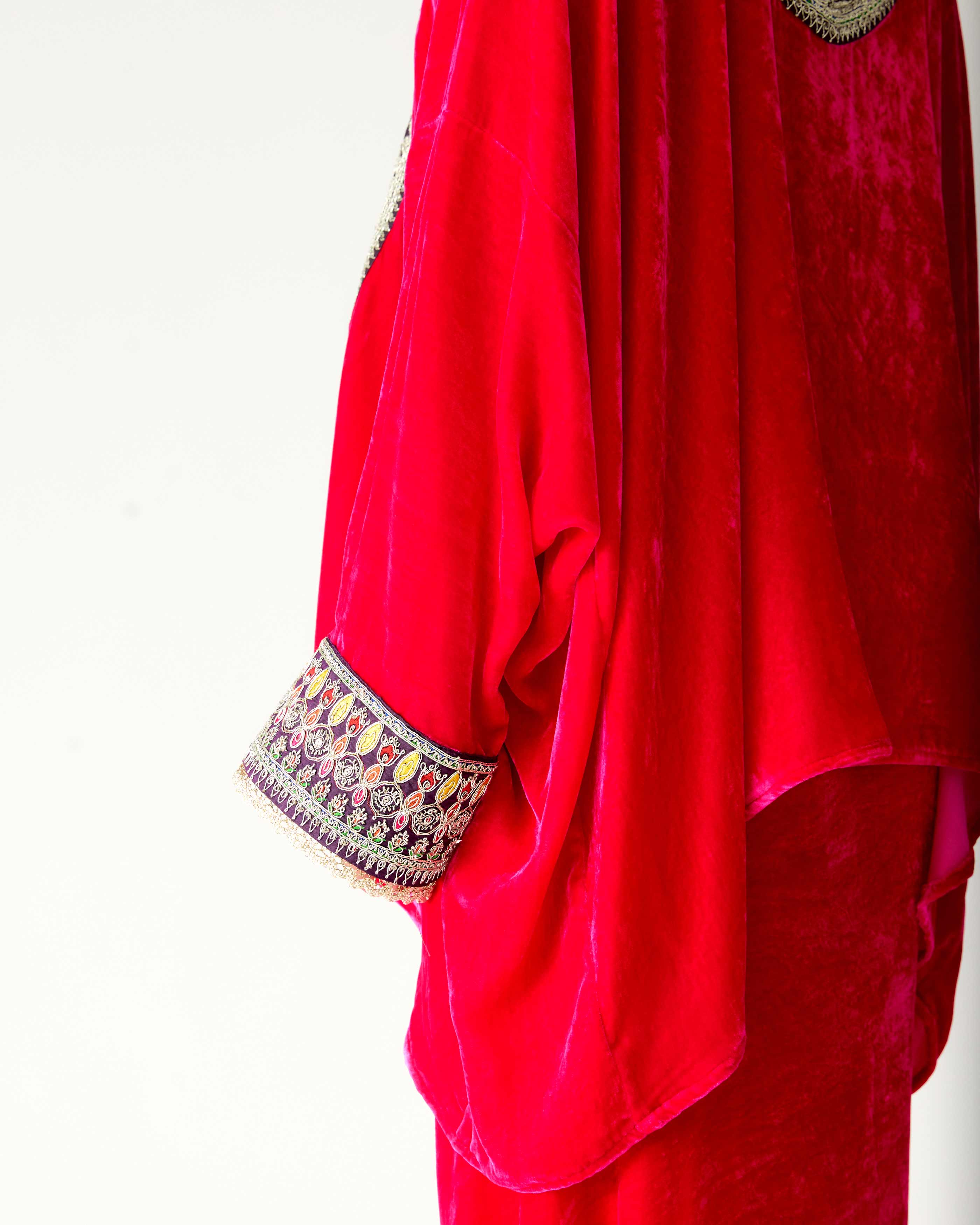 Zubaida : Insha - Hot Pink
