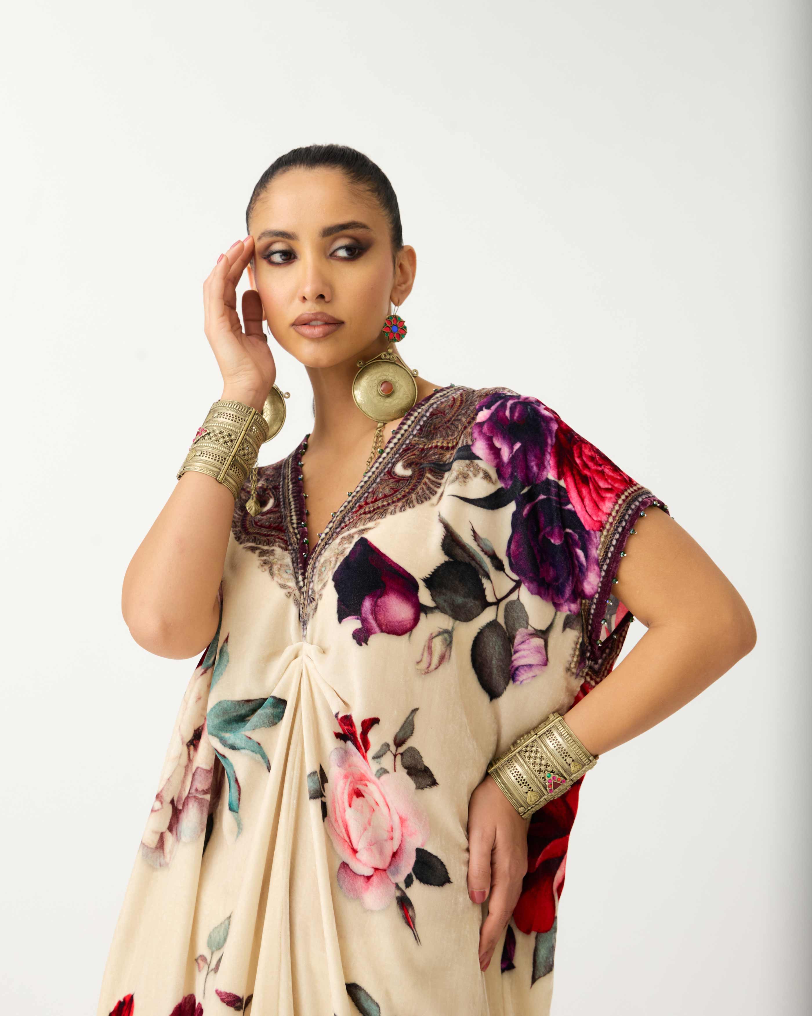 Zubaida : Safina - Eggshell