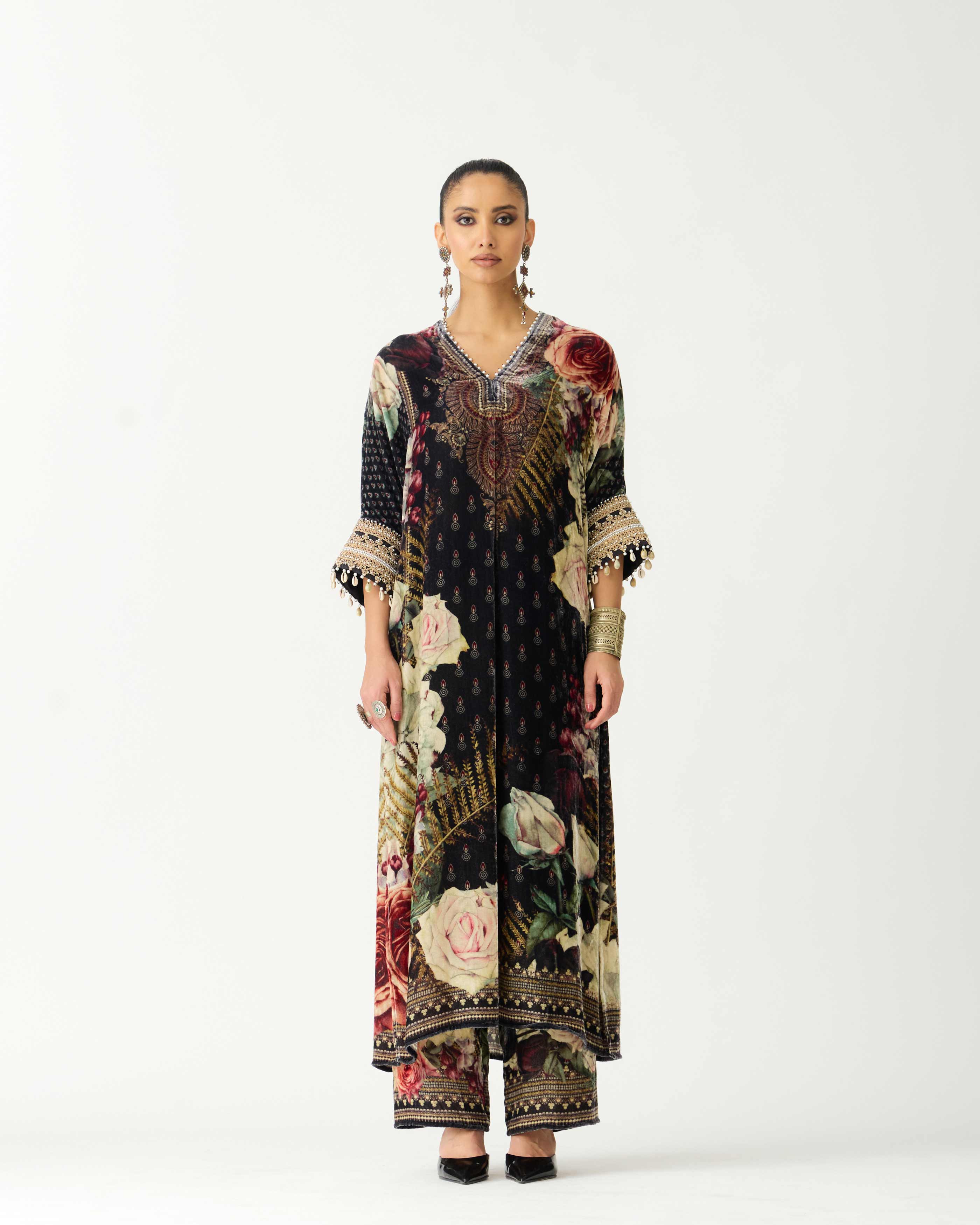 Zubaida : Banera - Black