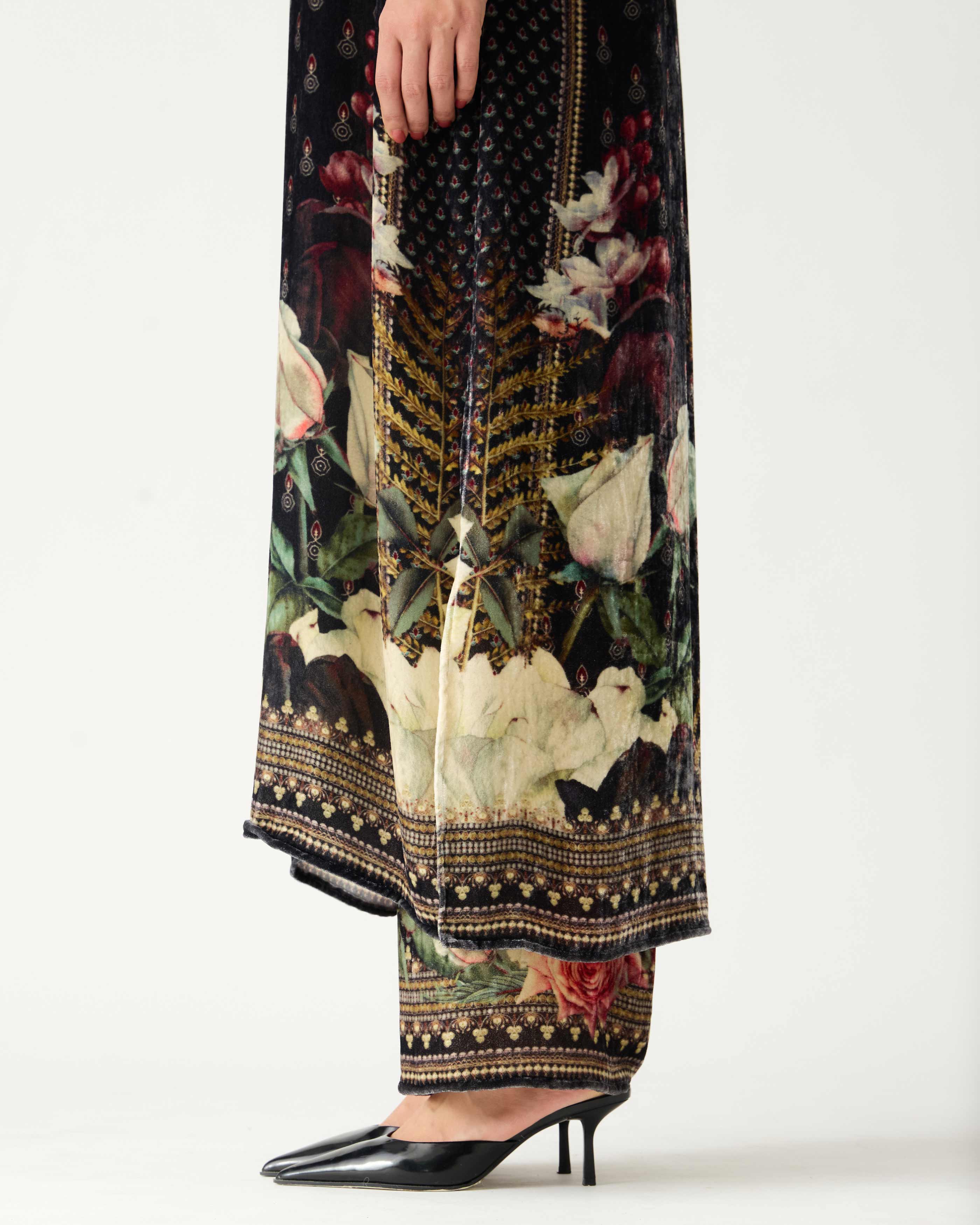Zubaida : Banera - Black
