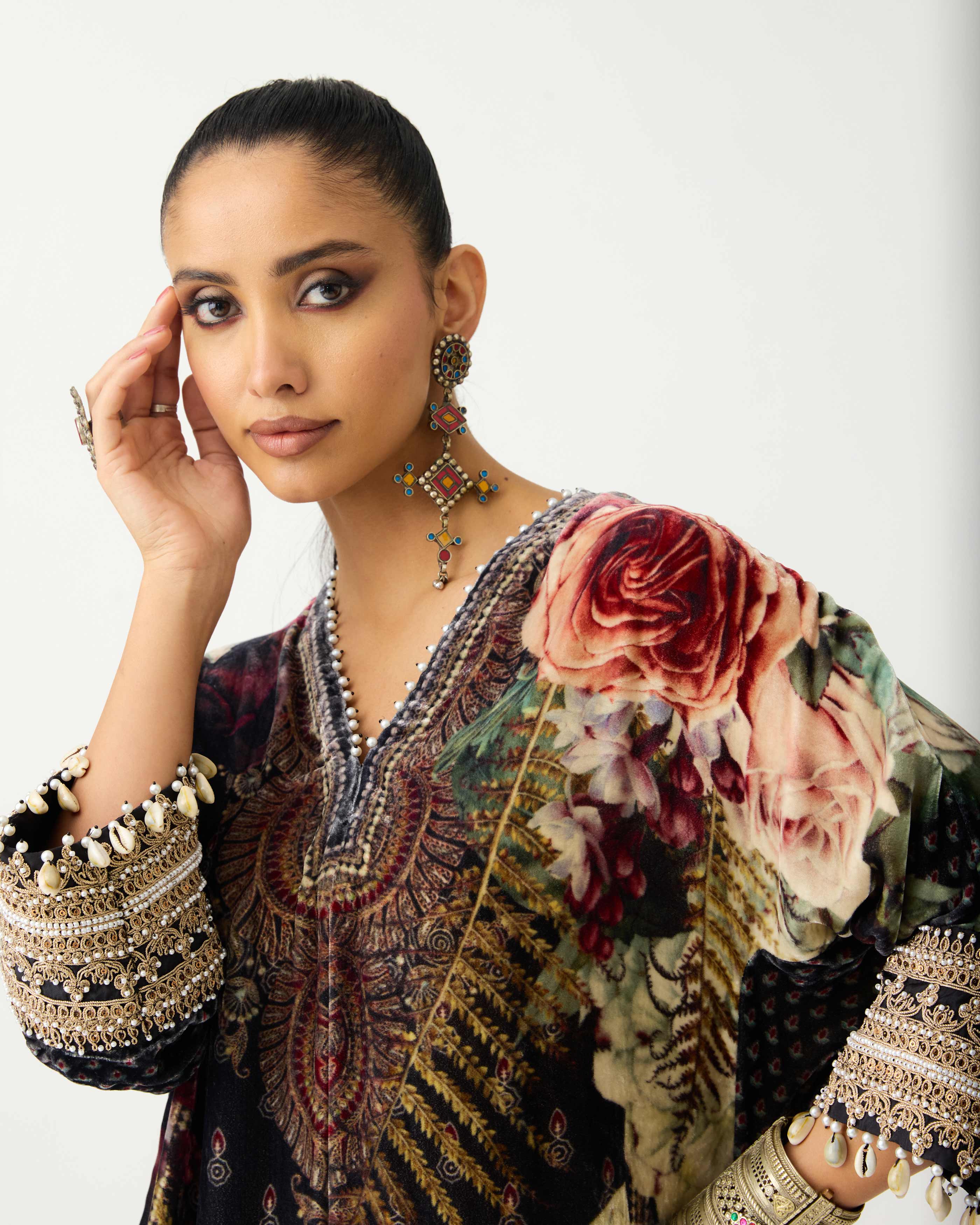 Zubaida : Banera - Black