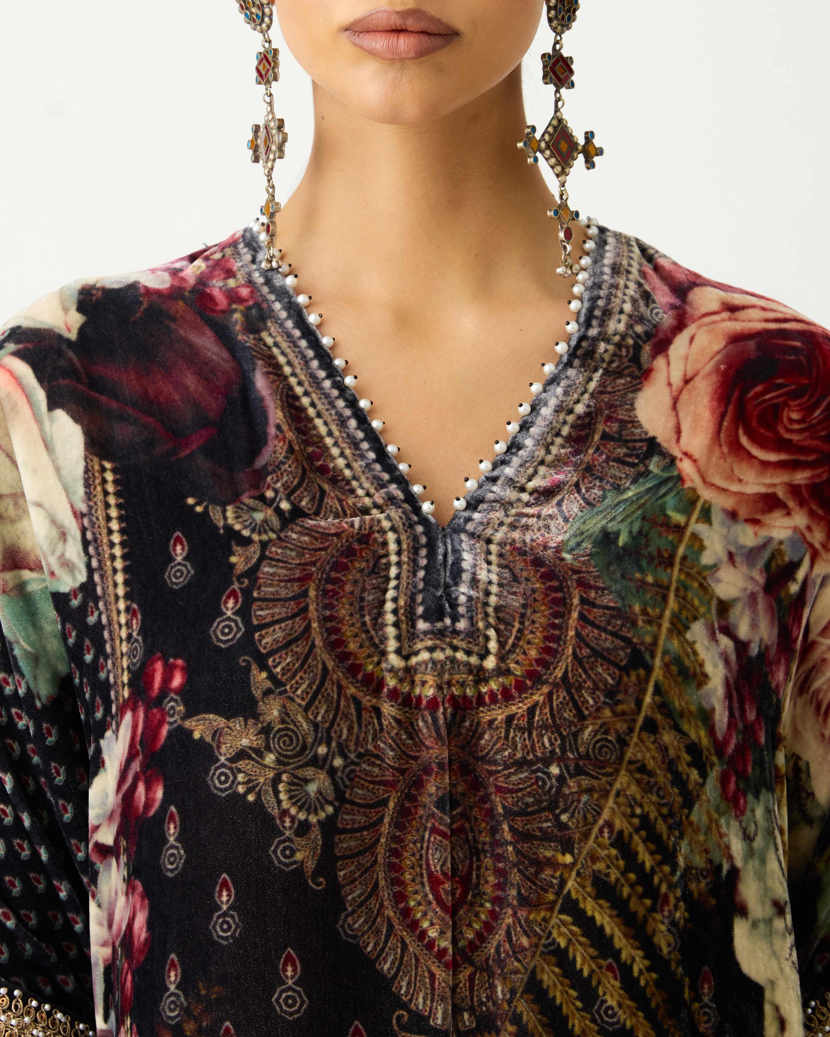 Zubaida : Banera - Black