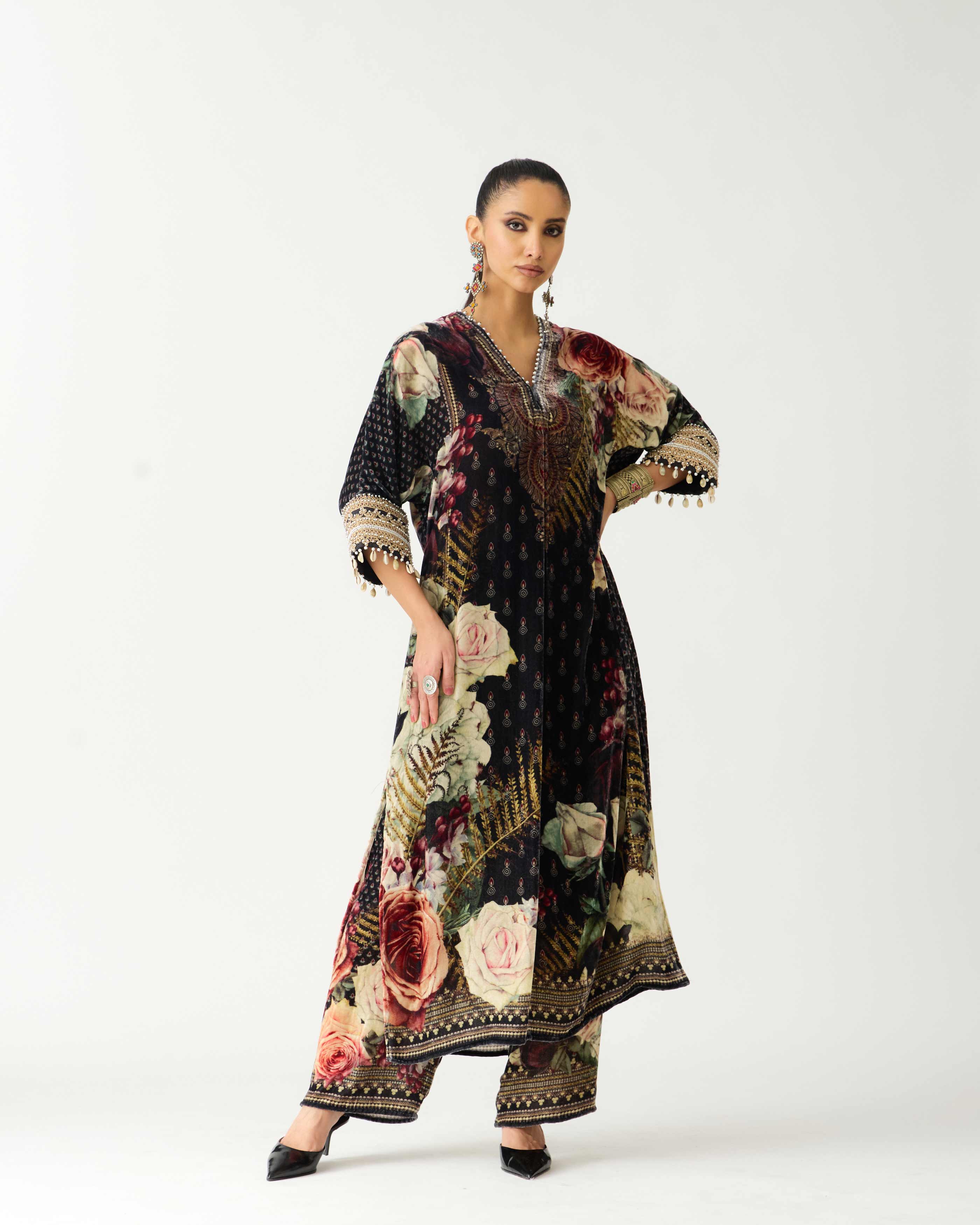 Zubaida : Banera - Black