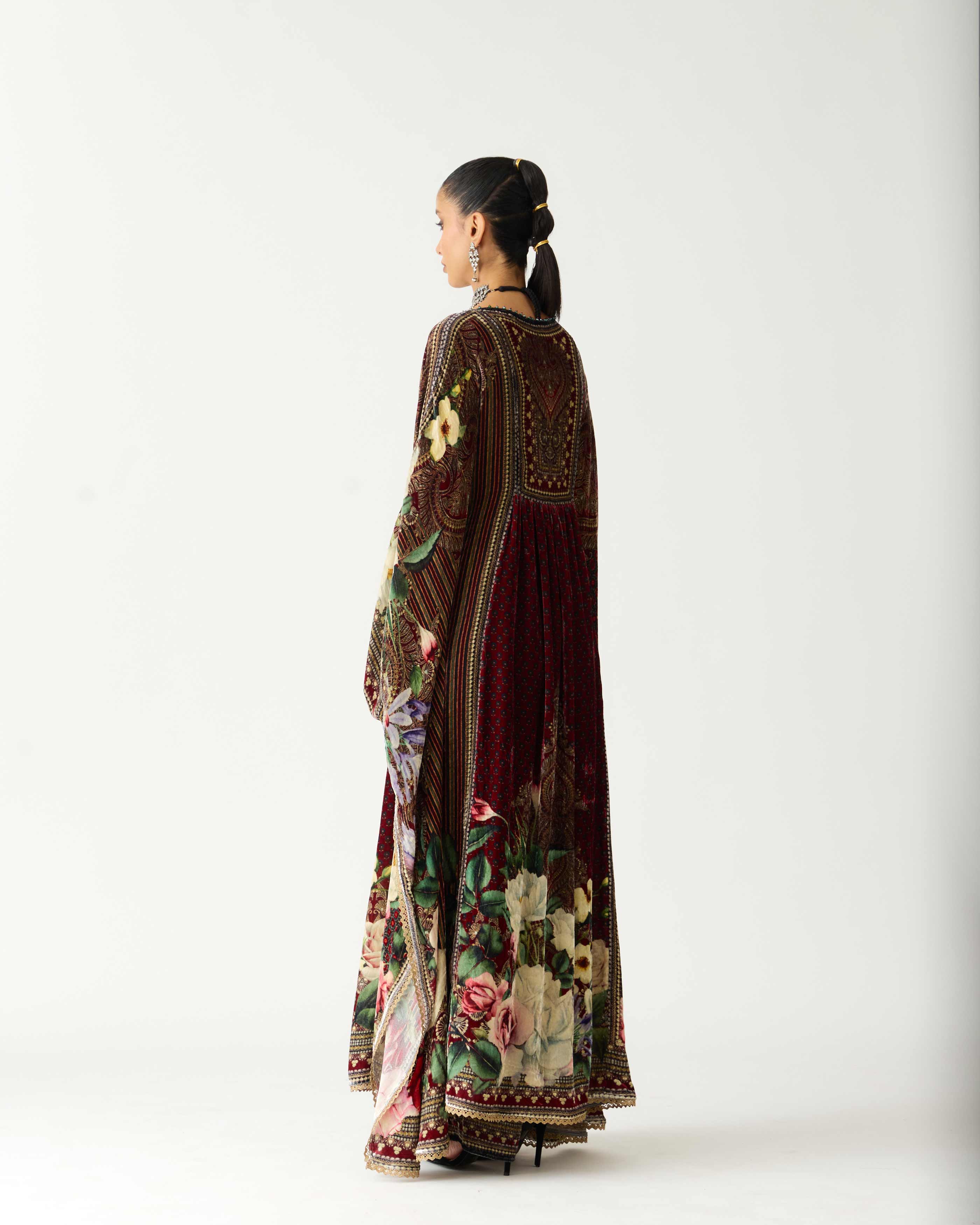 Zubaida : Yolanda - Maroon