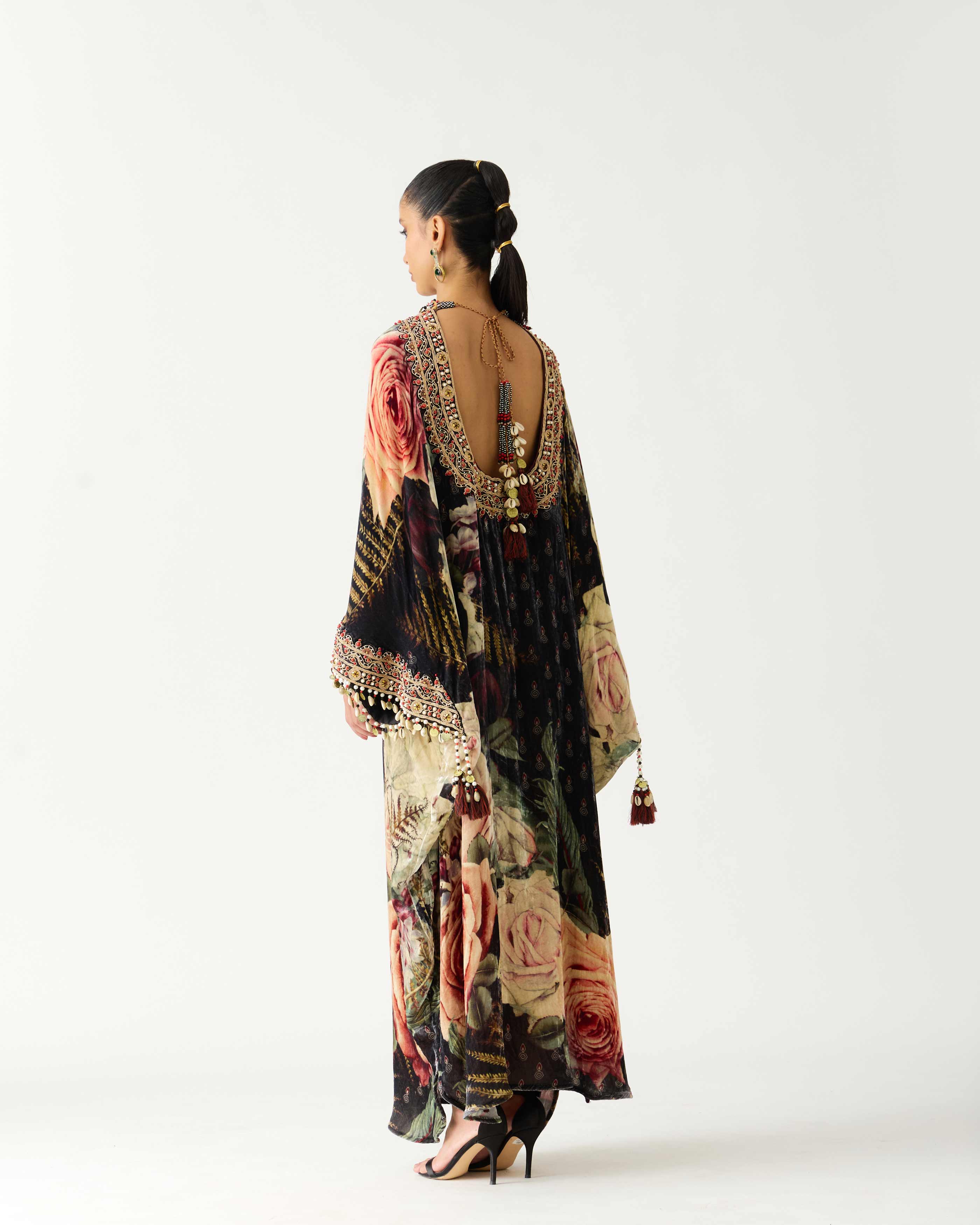 Zubaida : Bambi - Black