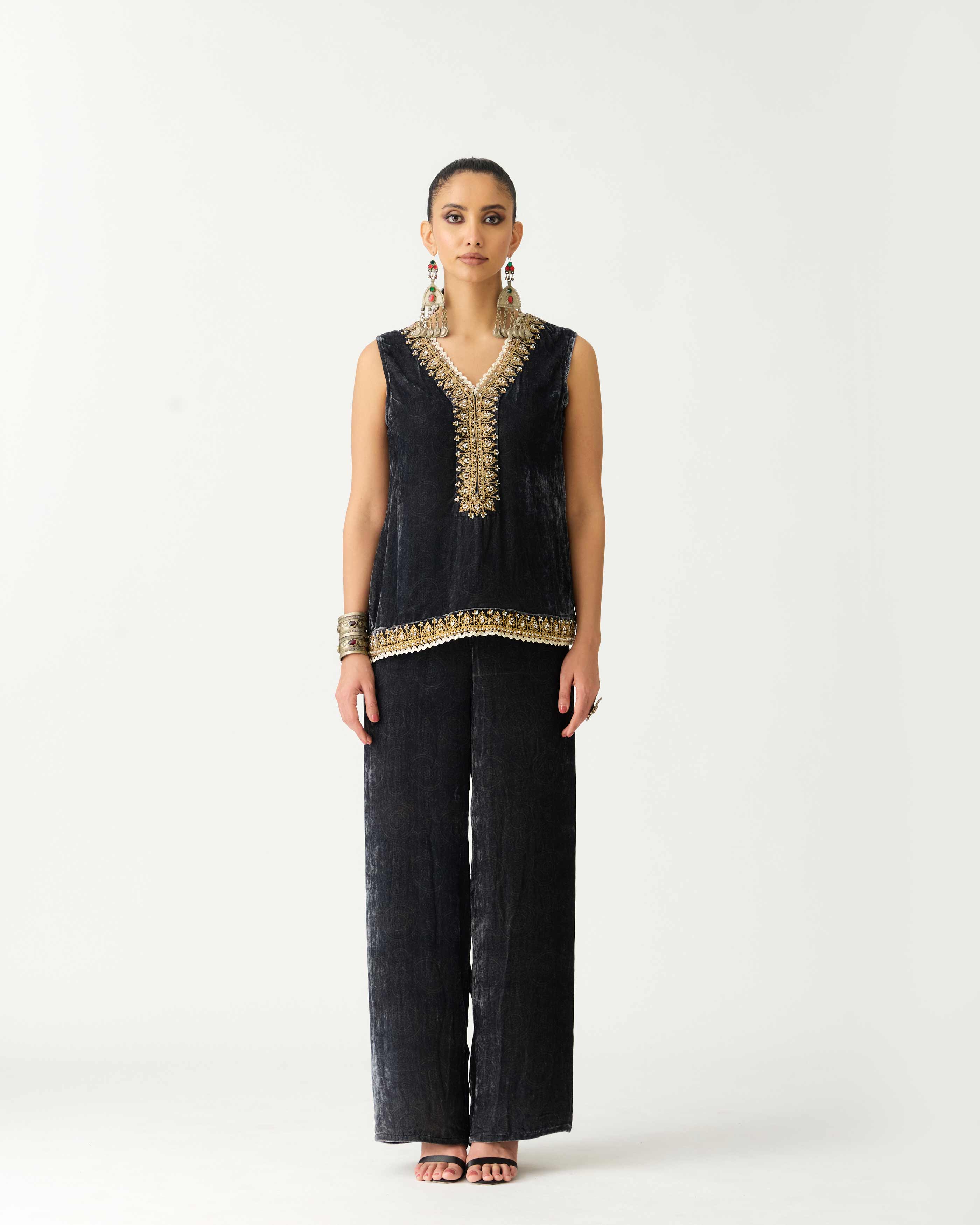 Zubaida : Ursula - Black