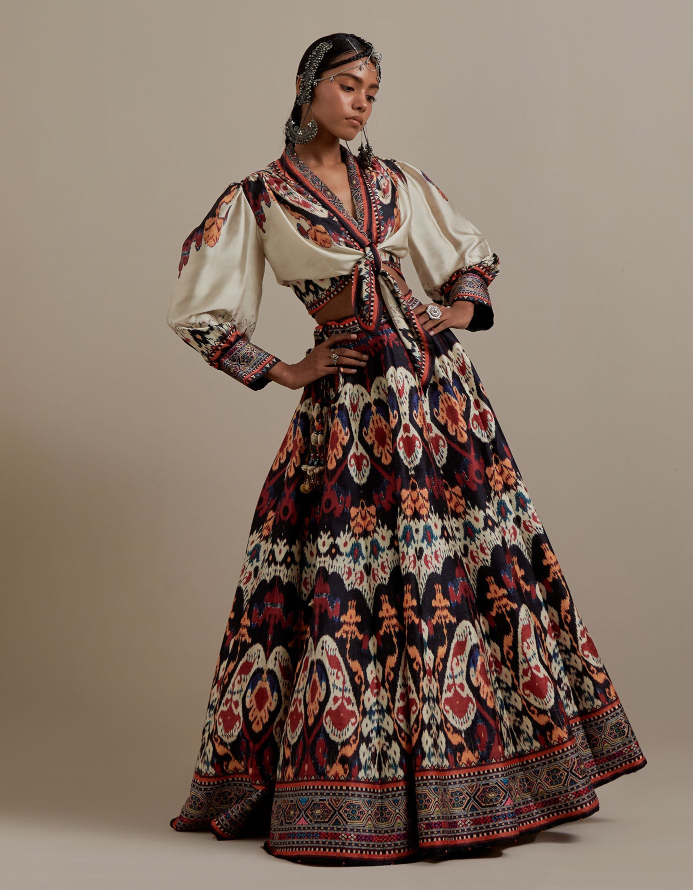 Kasbah : Rubali/Leela - Ivory/Black