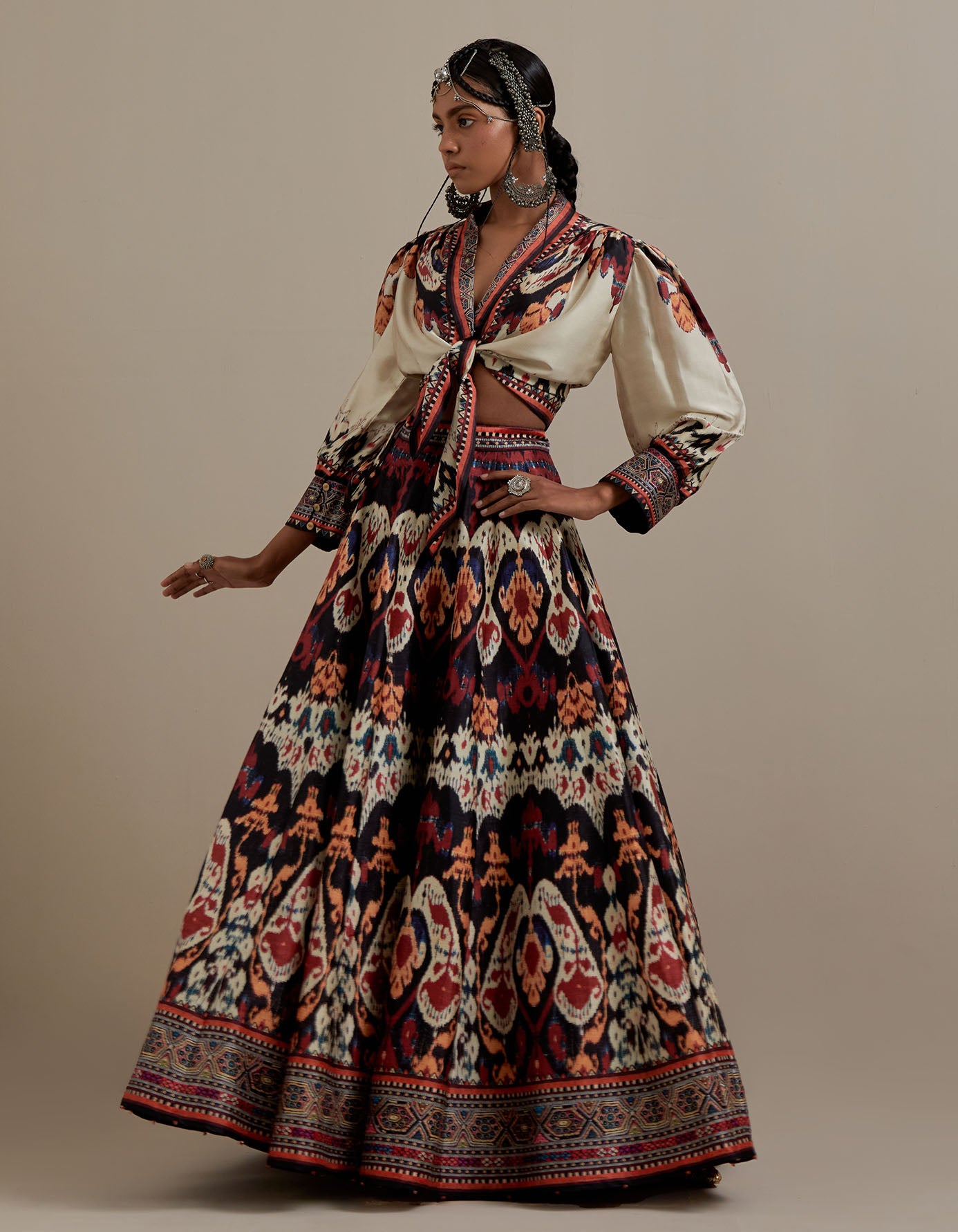 Kasbah : Rubali/Leela - Ivory/Black