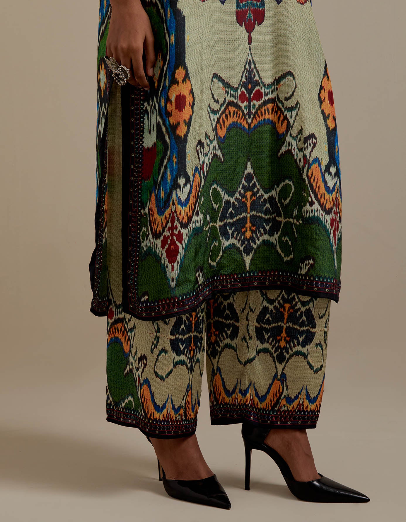Kasbah : Ramin - Eggshell/Green