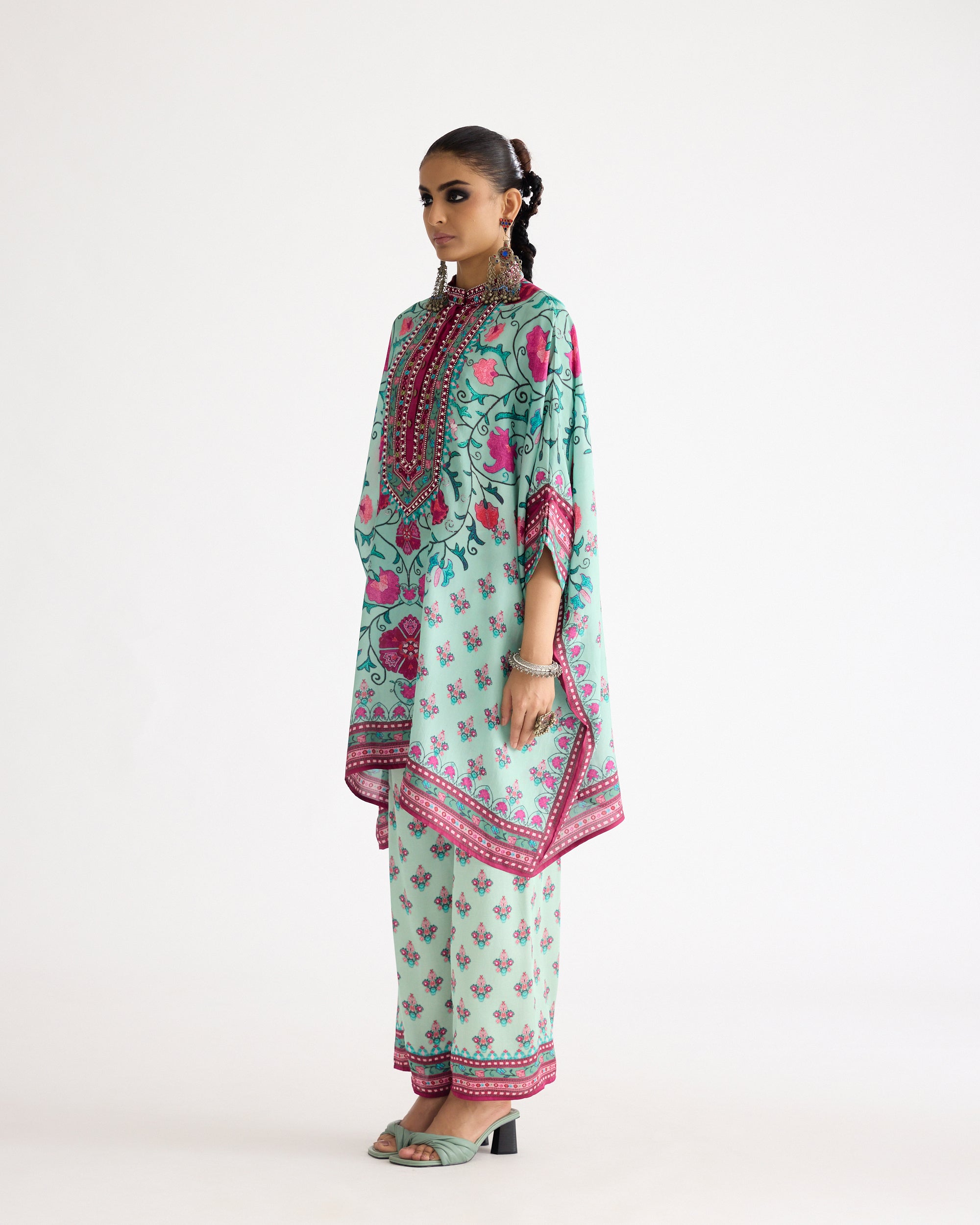 A Bukhara Summer : Chanel 36" - Mint