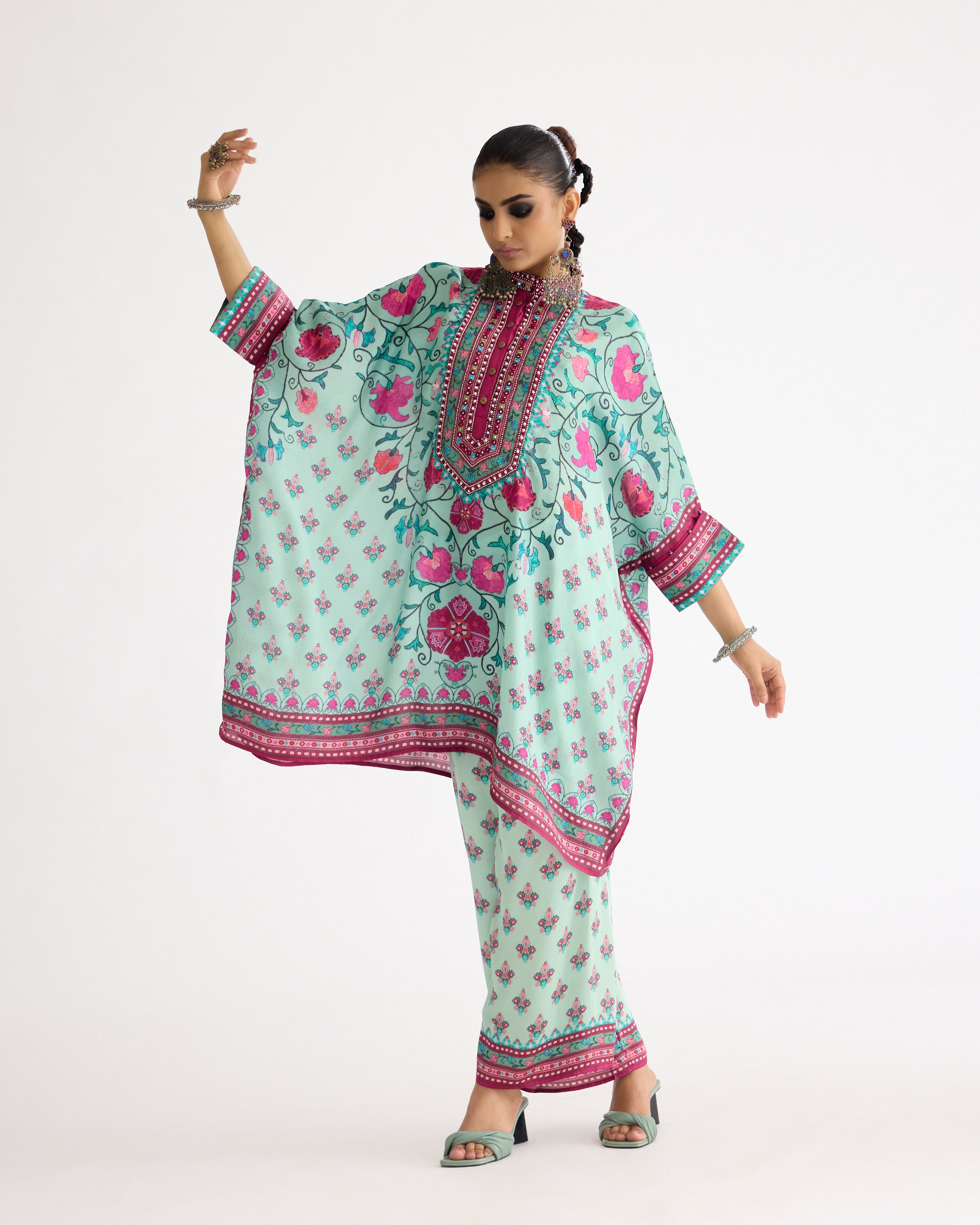 A Bukhara Summer : Chanel 36" - Mint