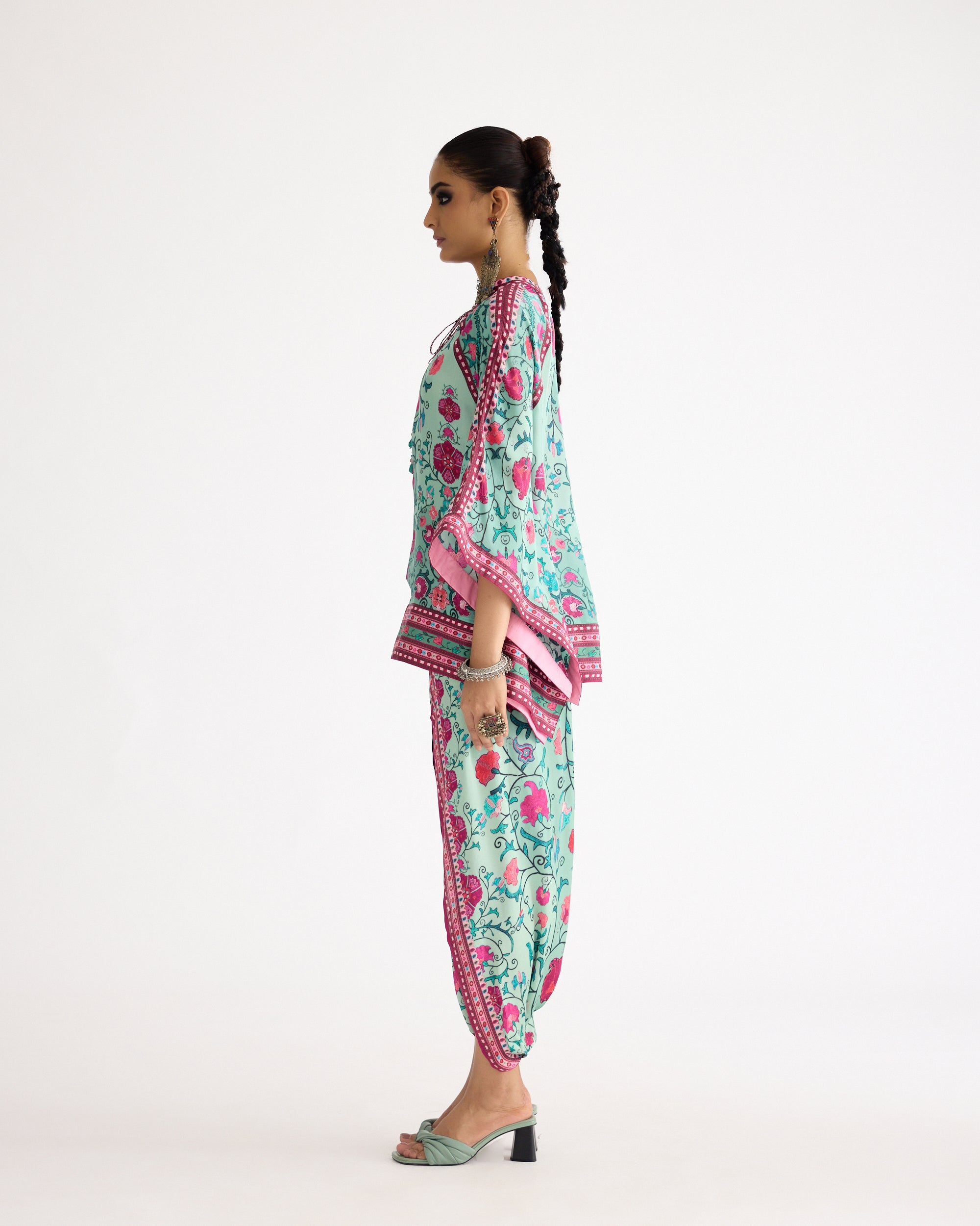 A Bukhara Summer : Ramona/Sonth - Mint
