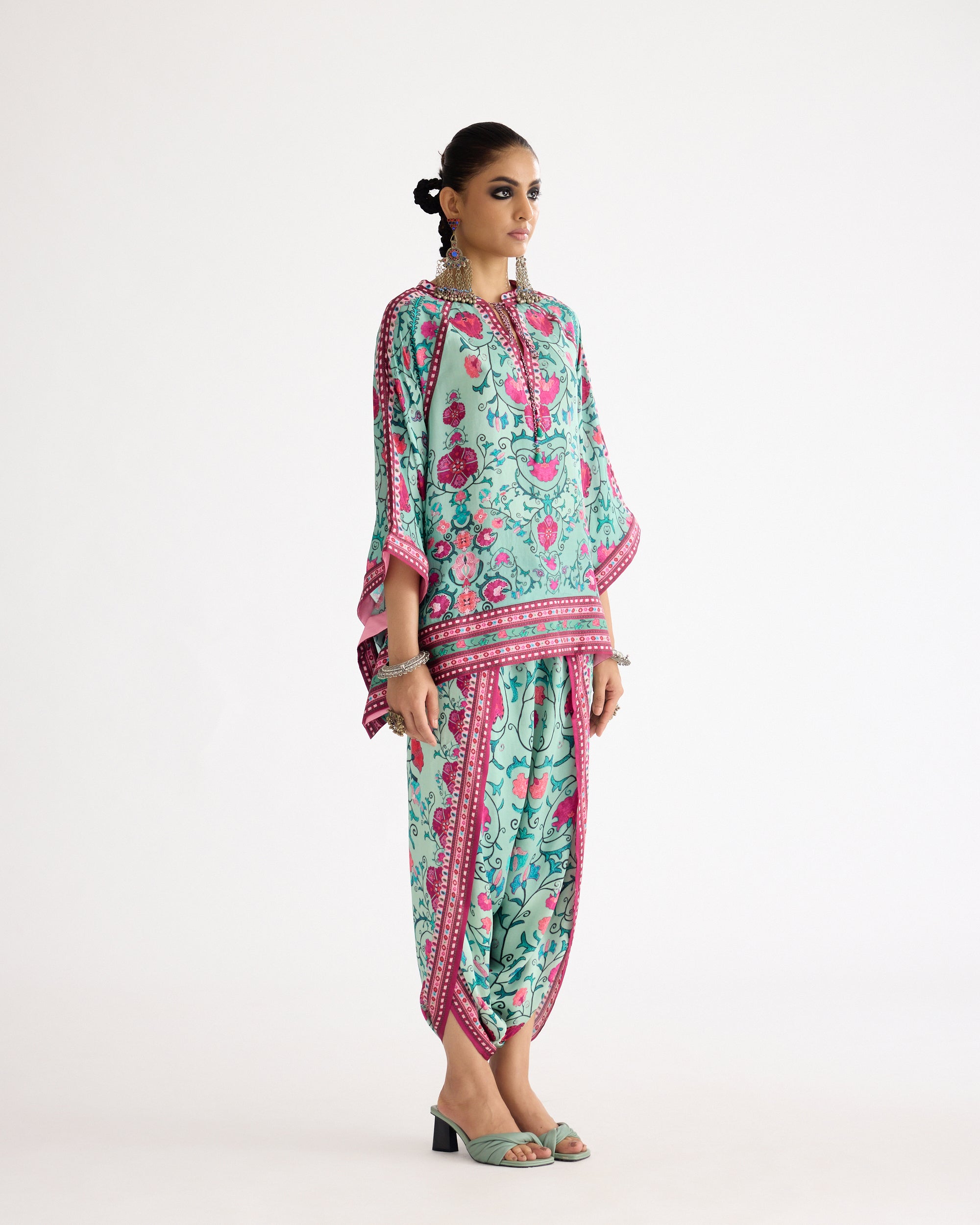 A Bukhara Summer : Ramona/Sonth - Mint