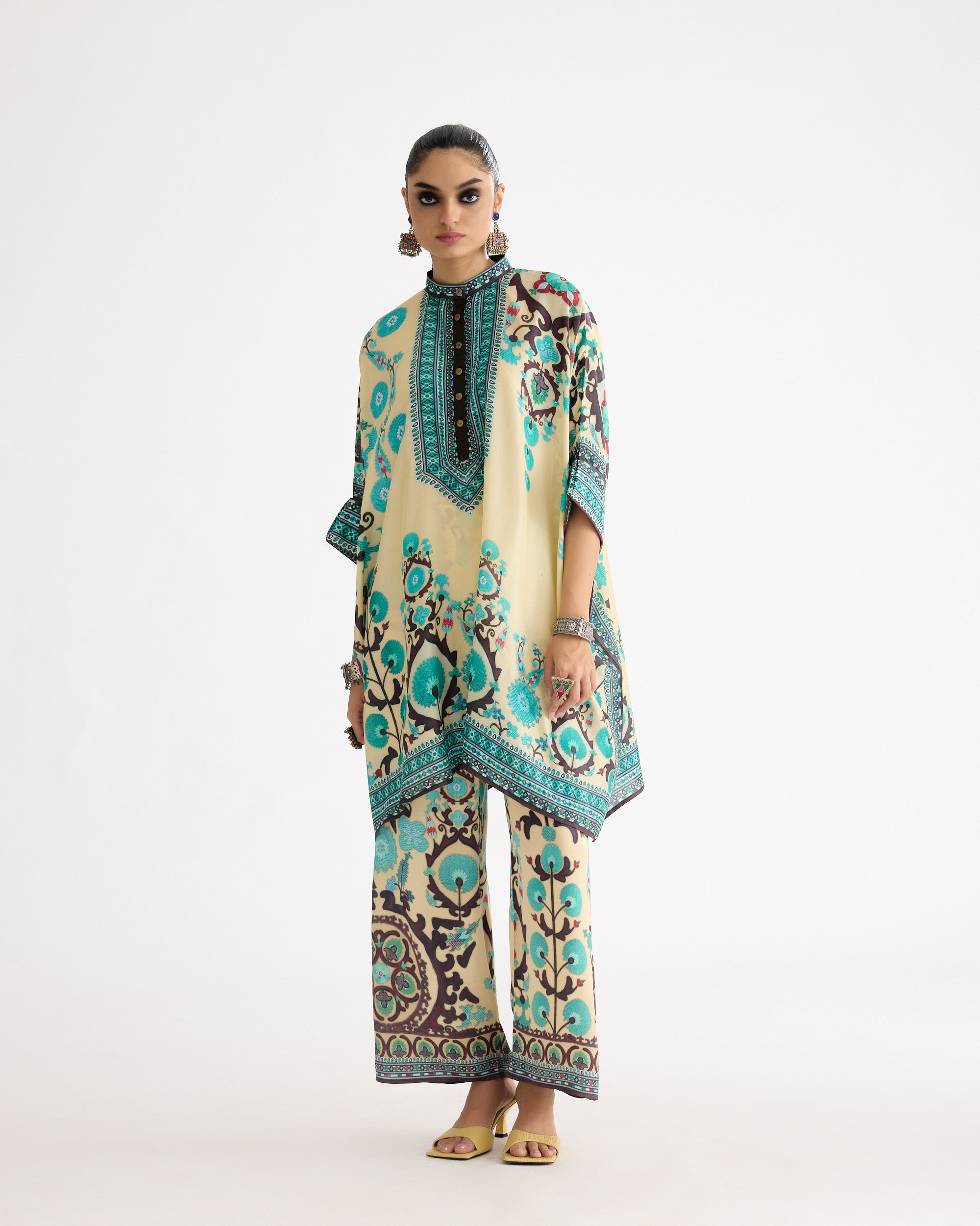 A Bukhara Summer : Chanel 36" - Lemon