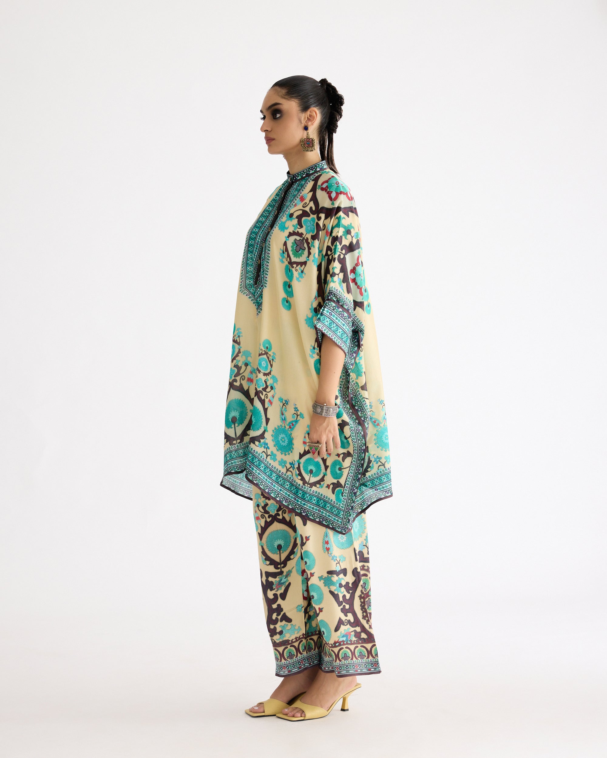 A Bukhara Summer : Chanel 36" - Lemon