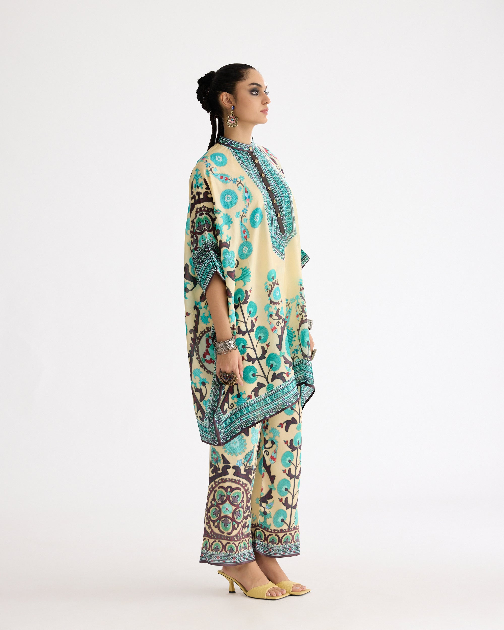 A Bukhara Summer : Chanel 36" - Lemon