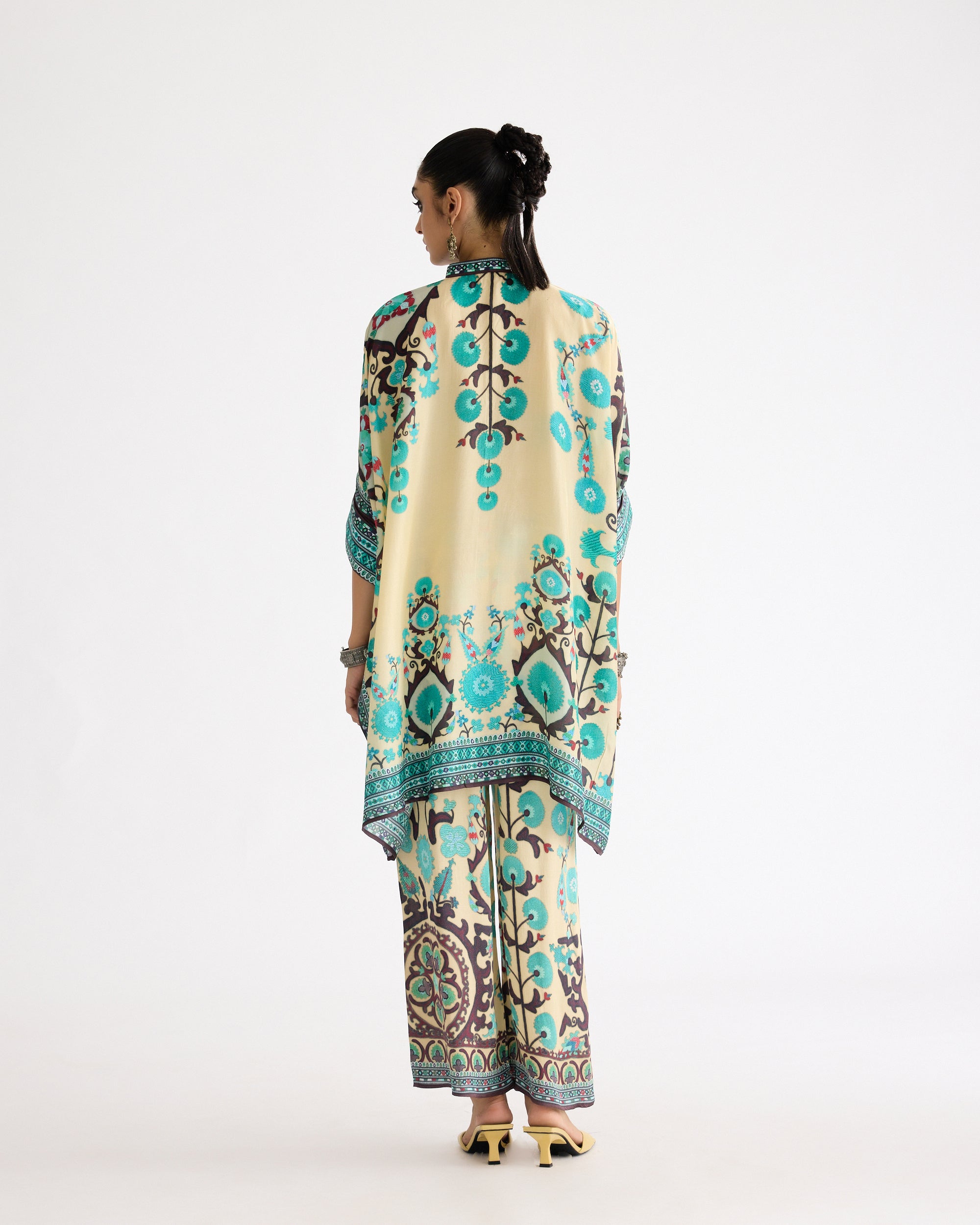 A Bukhara Summer : Chanel 36" - Lemon