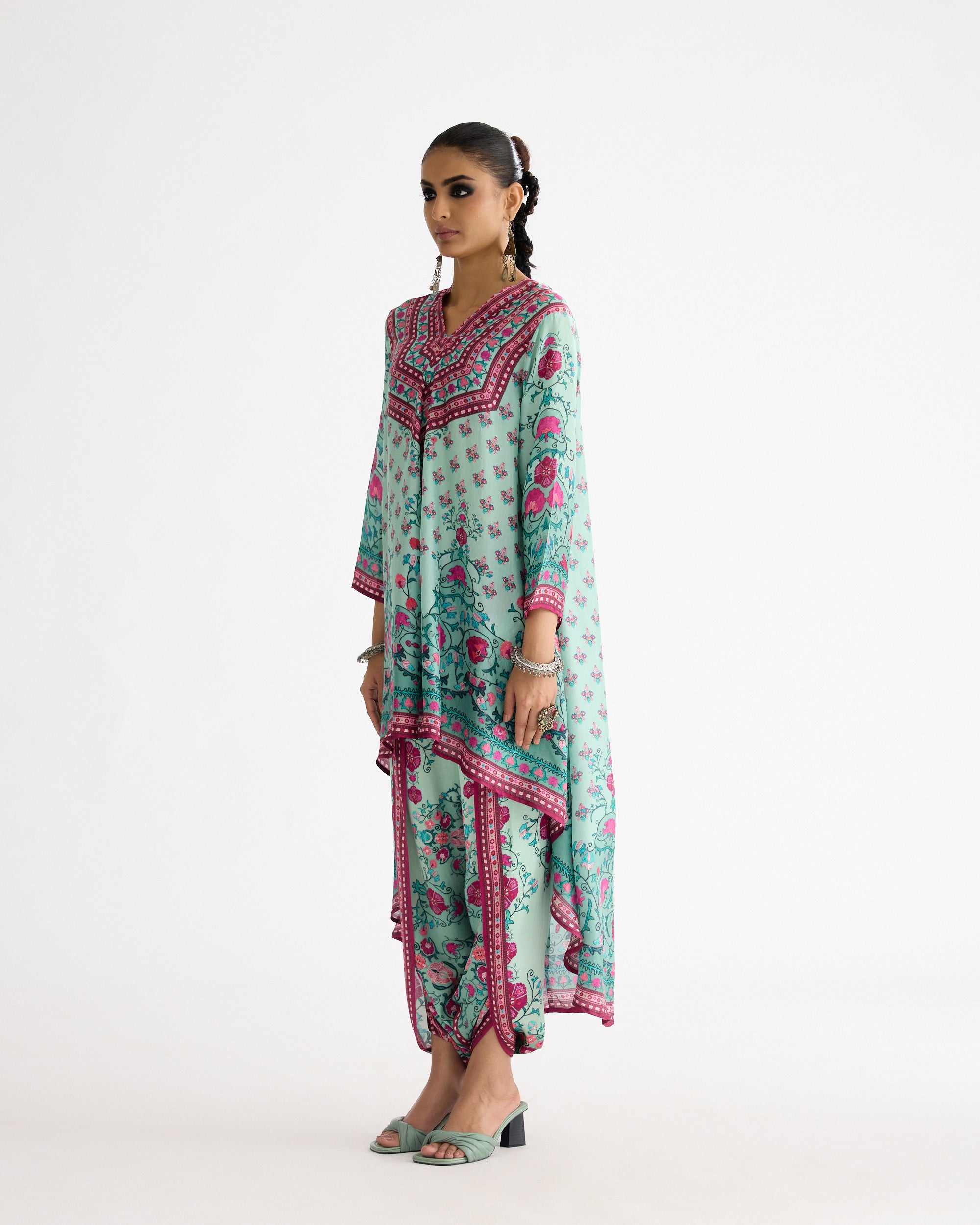A Bukhara Summer : Aarvi/Sonth - Mint