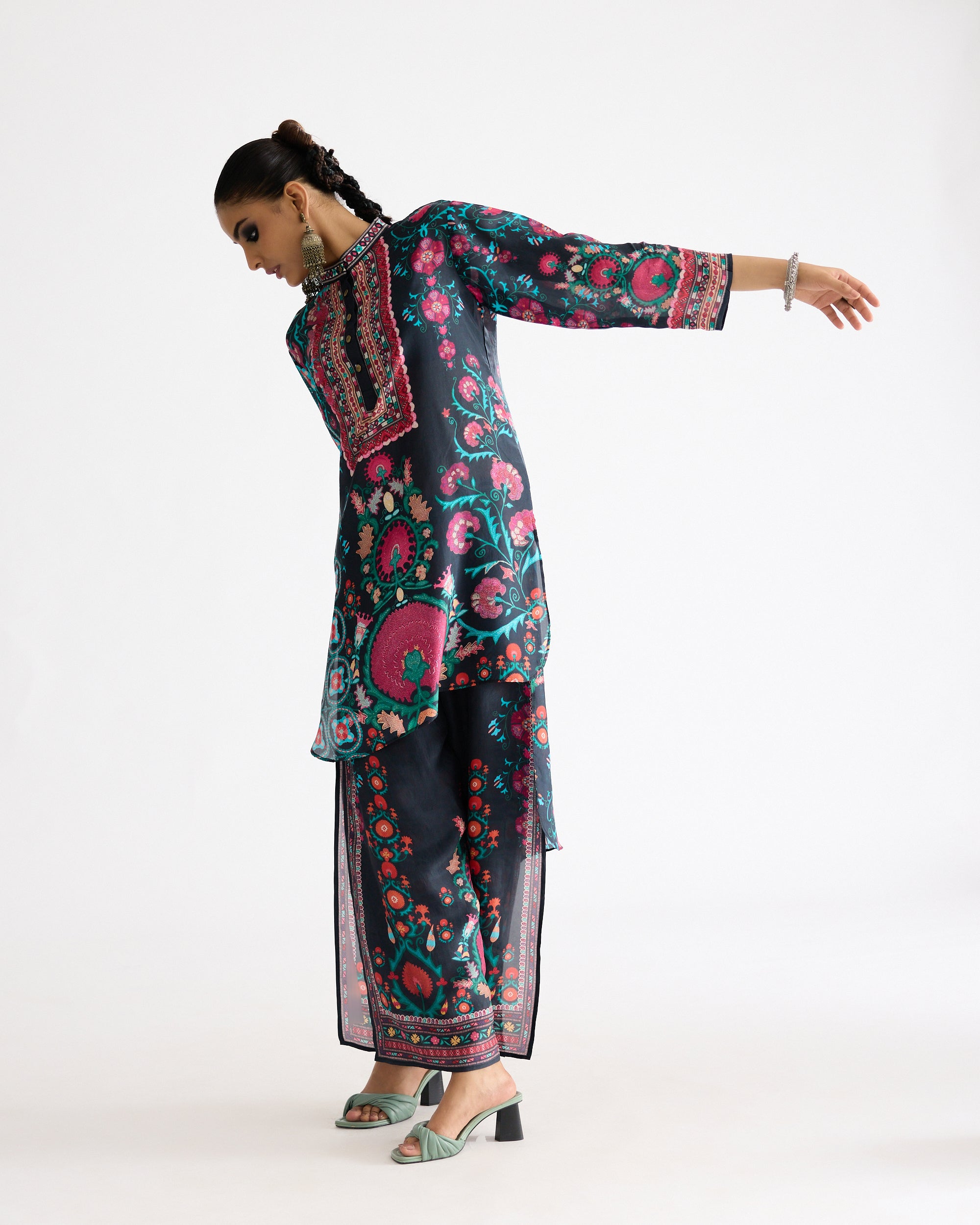 A Bukhara Summer : Baaka/Gloria - Multi