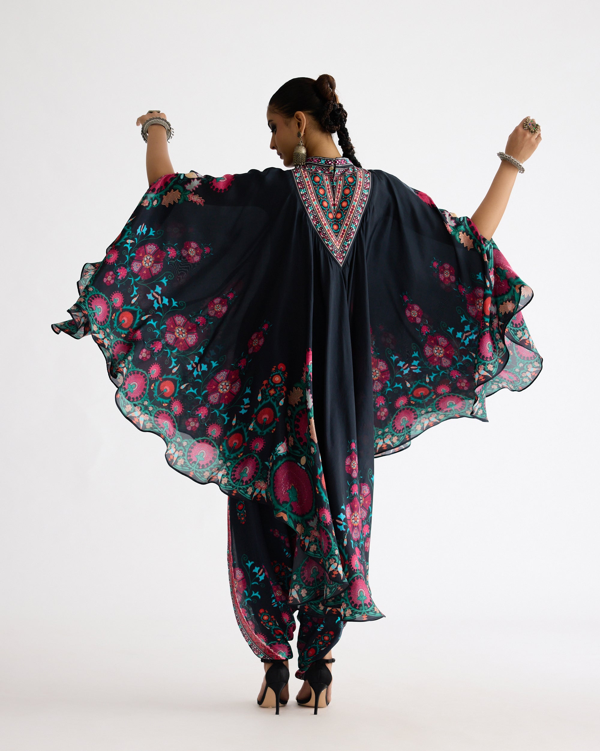 A Bukhara Summer : Farah - Multi