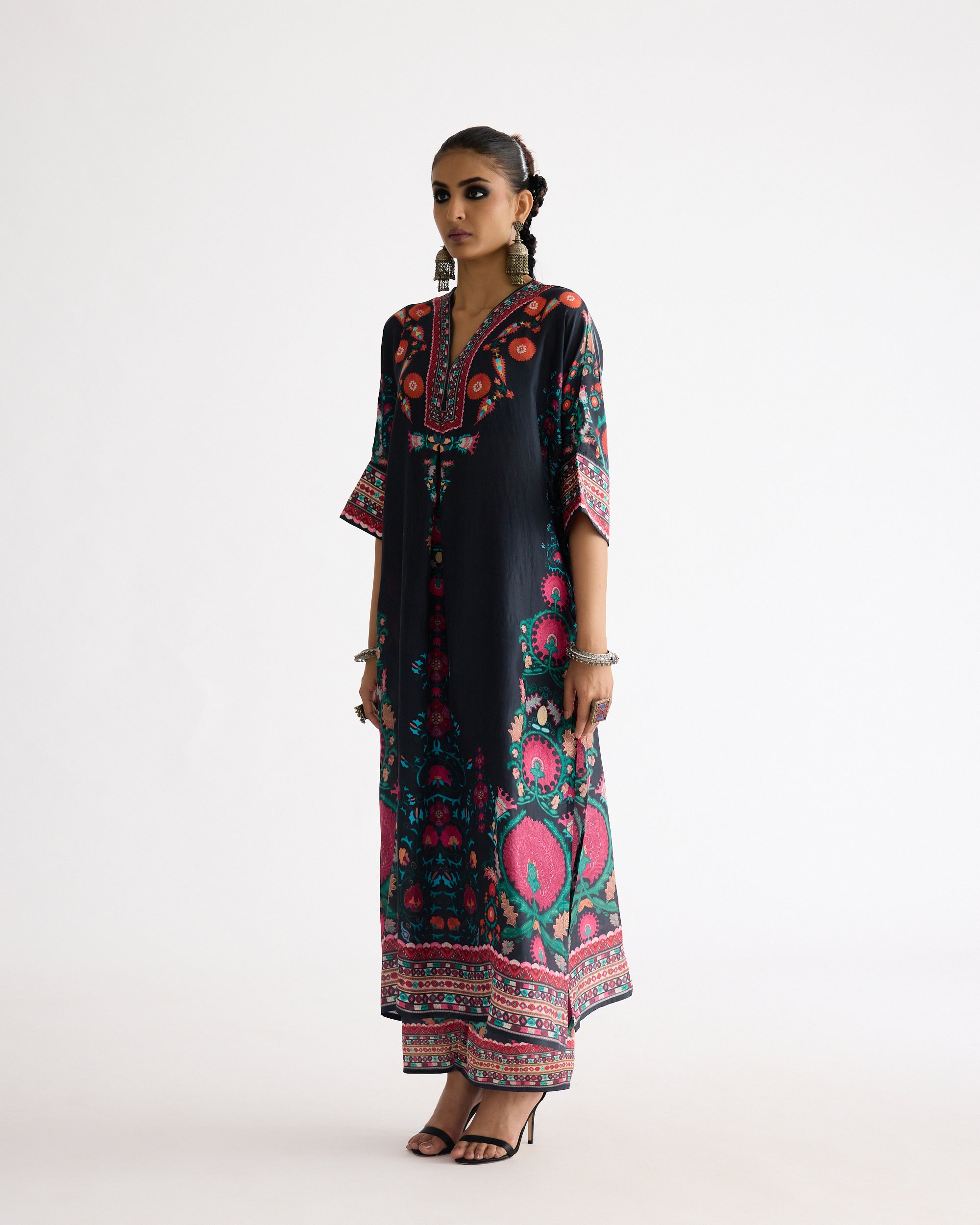 A Bukhara Summer : Banera - Multi