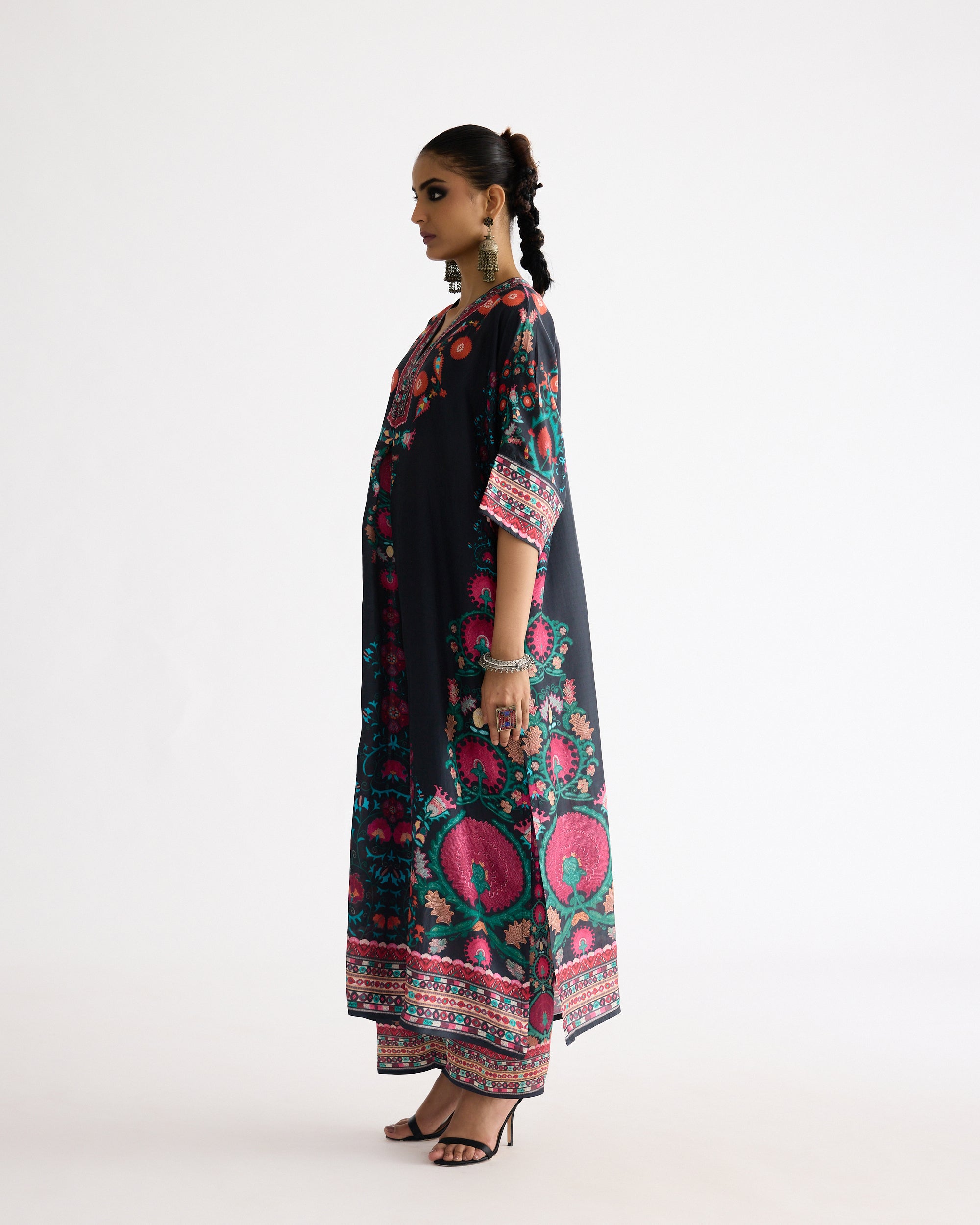 A Bukhara Summer : Banera - Multi