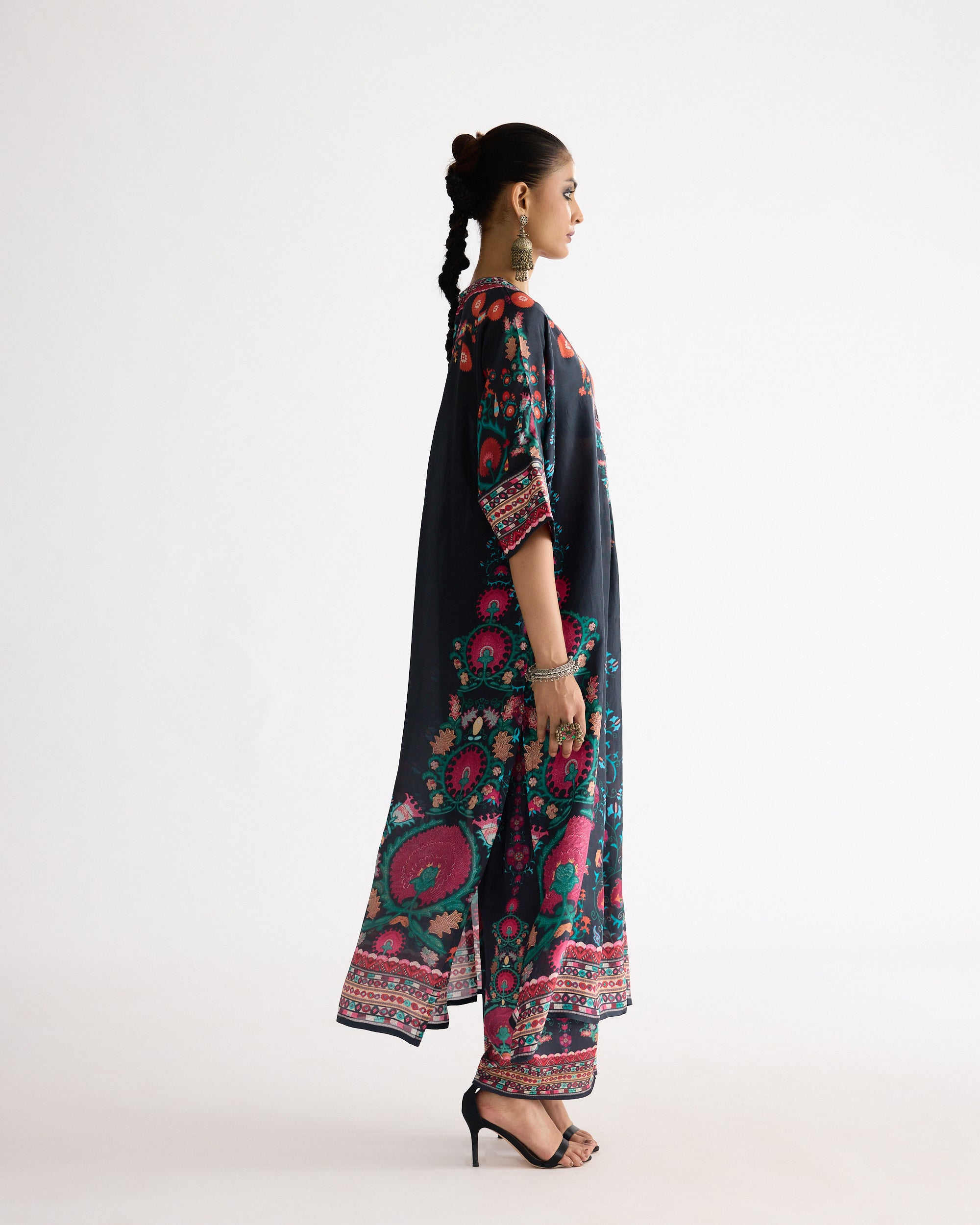 A Bukhara Summer : Banera - Multi
