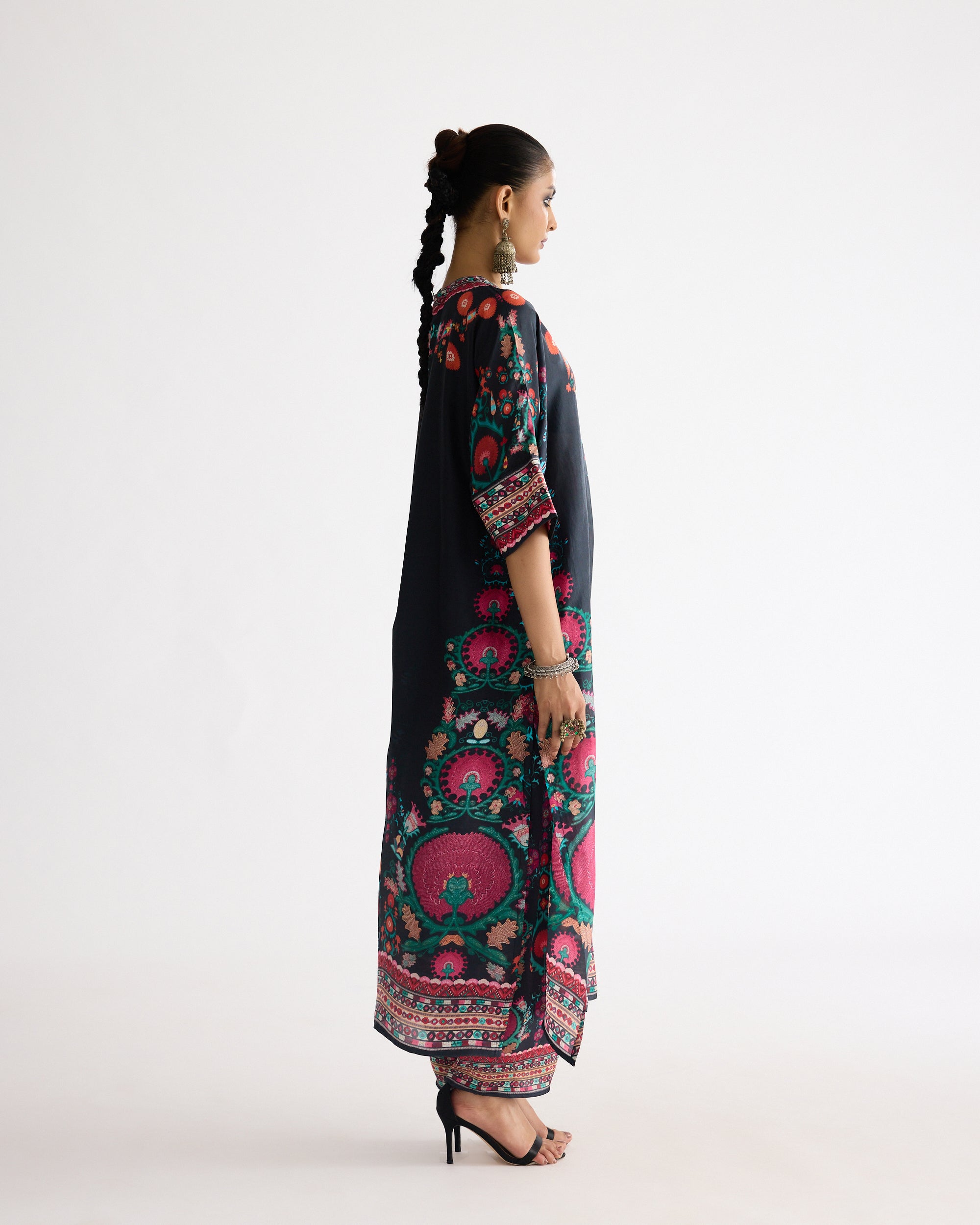 A Bukhara Summer : Banera - Multi