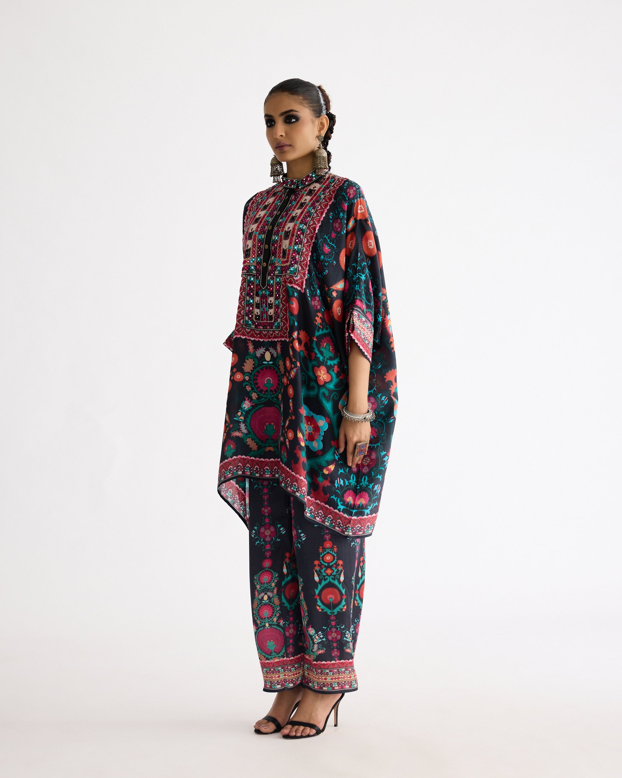 A Bukhara Summer : Chanel 36" - Multi